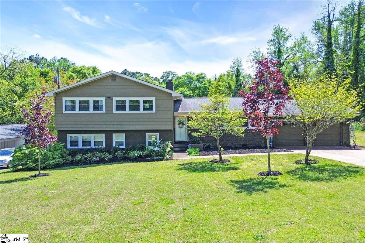 19 Crestline Road Property Photo
