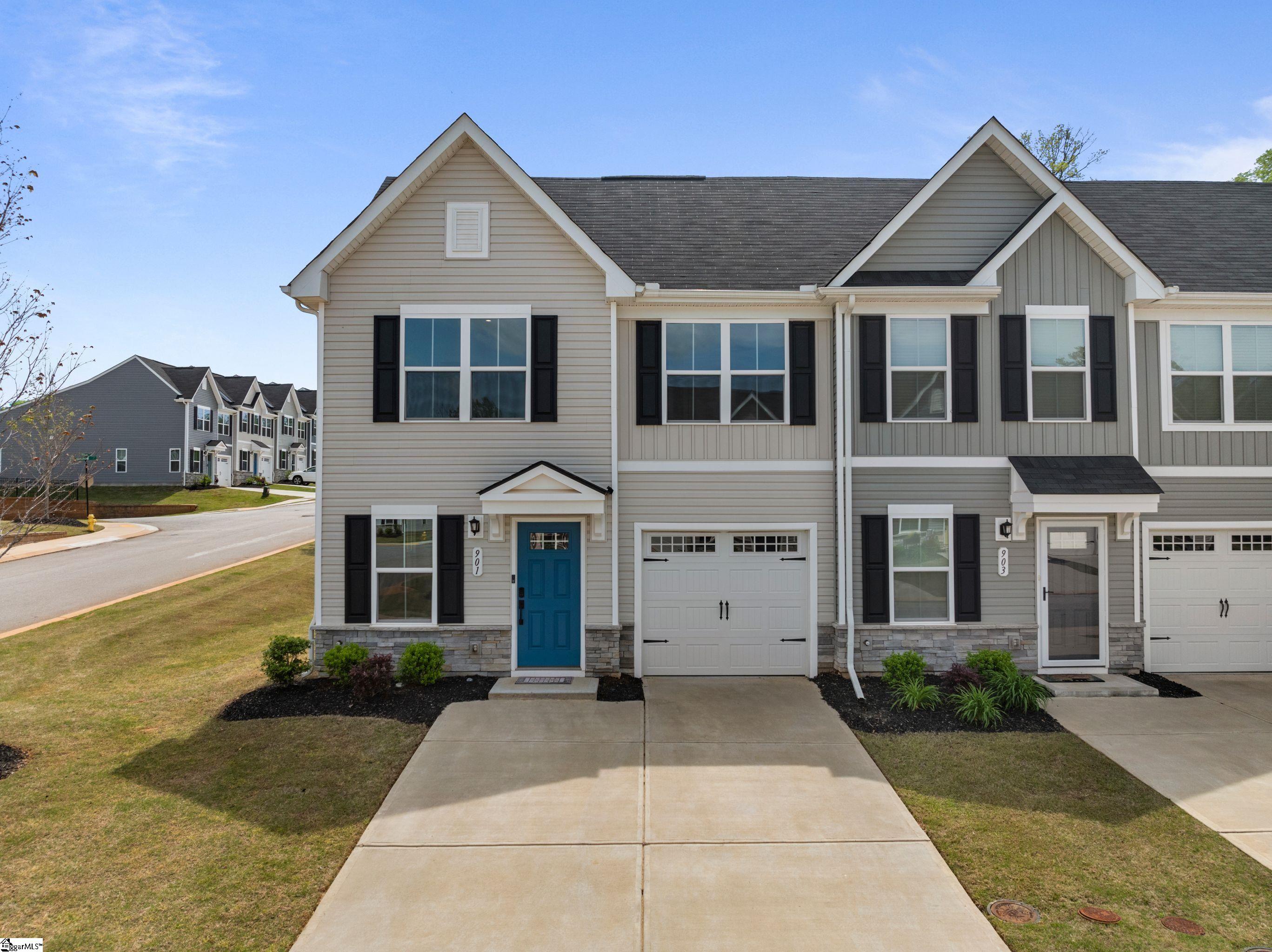 901 Leyburn Lane Property Photo