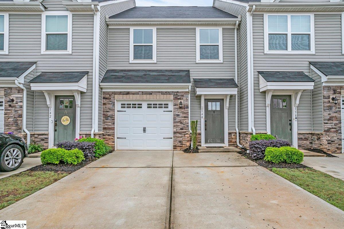 140 Roseridge Drive Property Photo