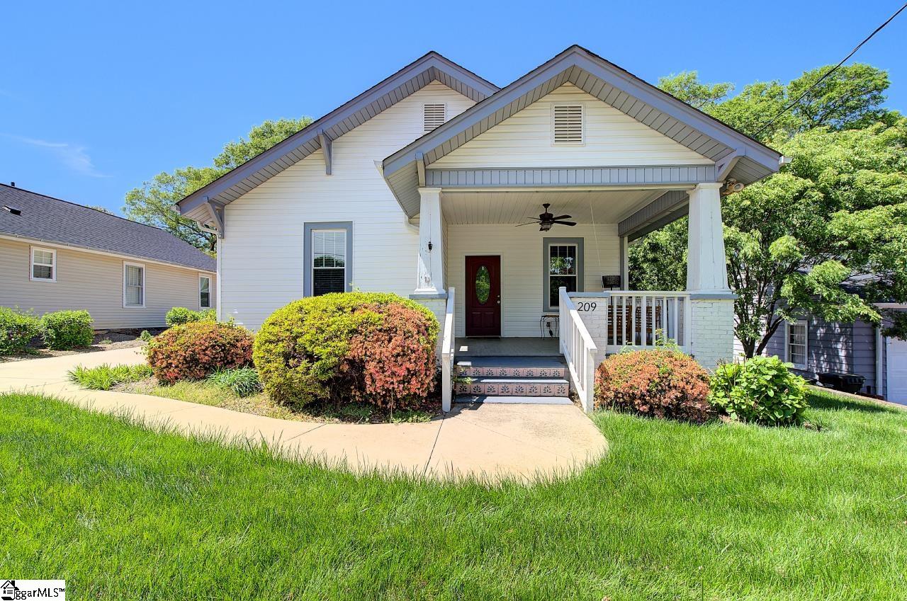 209 Pine Street Property Photo