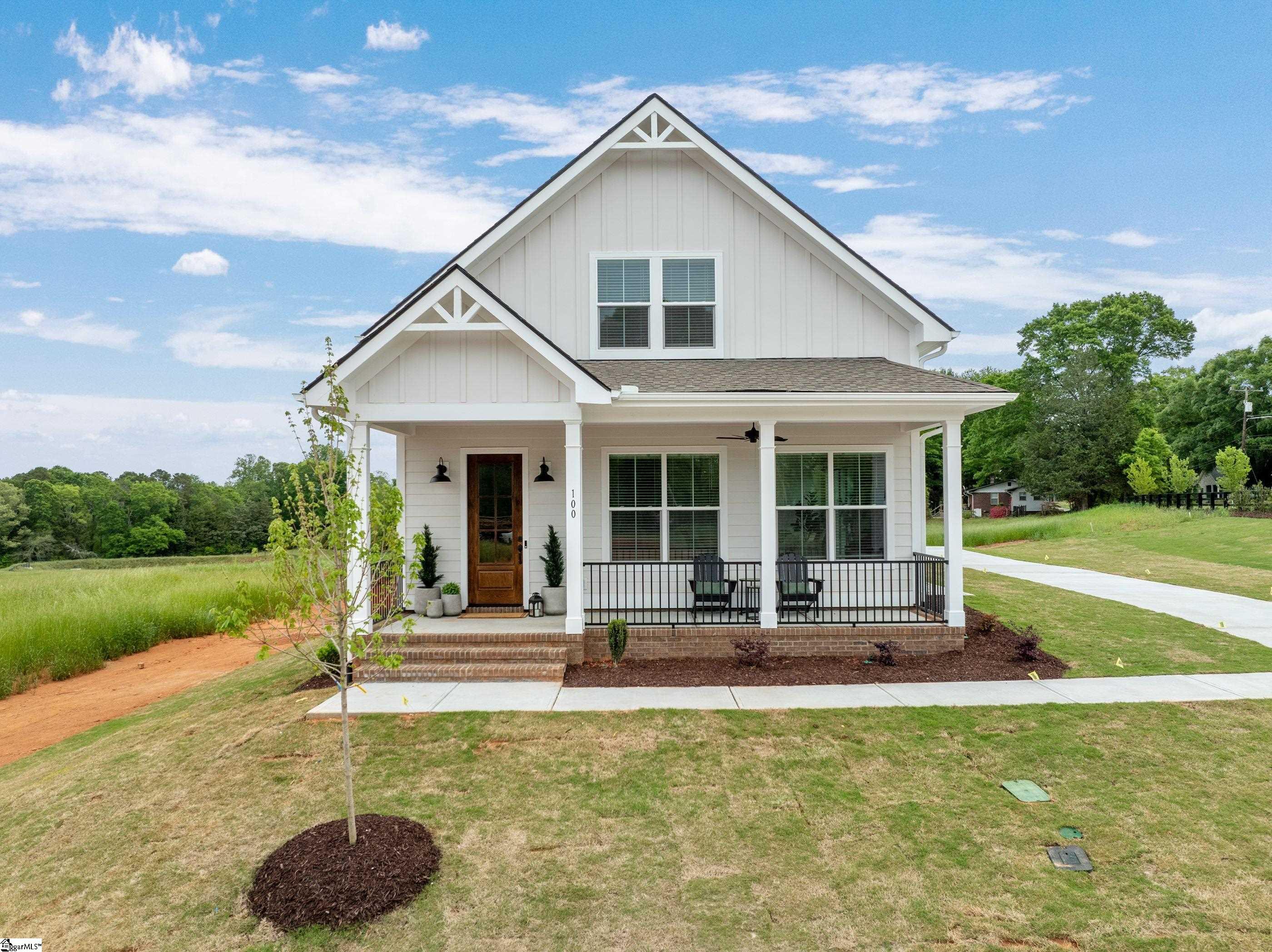 100 Benjamin Boulevard Property Photo