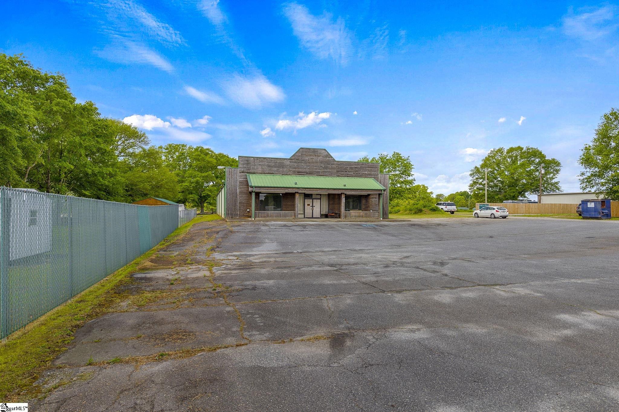 405 Pearman Dairy Road Property Photo 3