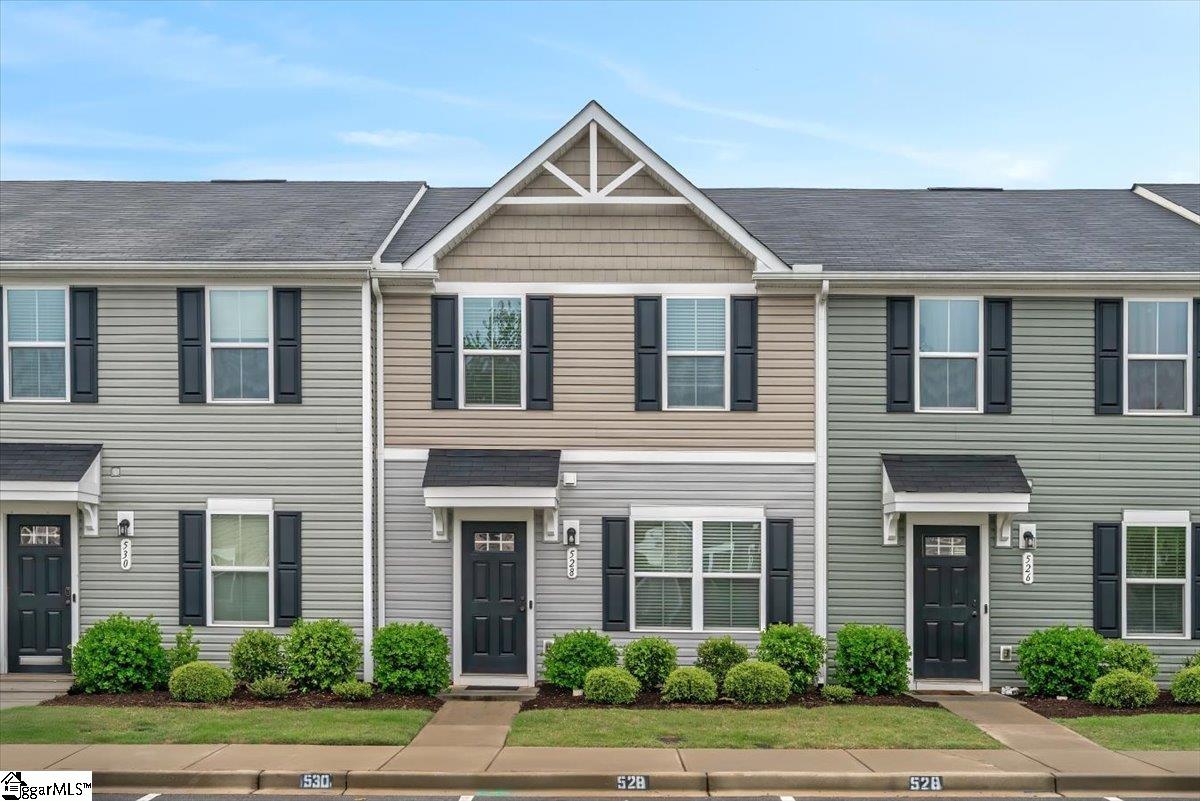 528 Hampton Towne Drive Property Photo