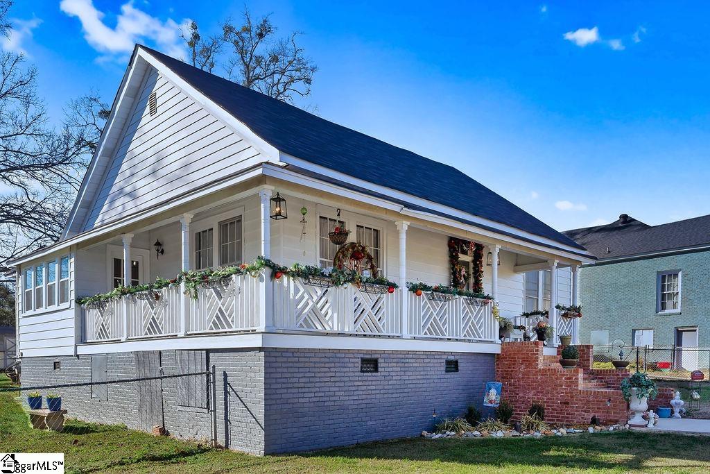 15 S Greenwood Avenue Property Photo
