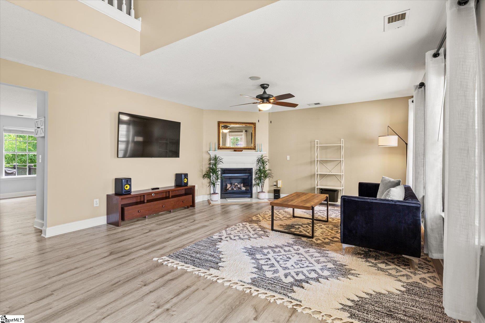 413 Woolridge Way Property Photo 3