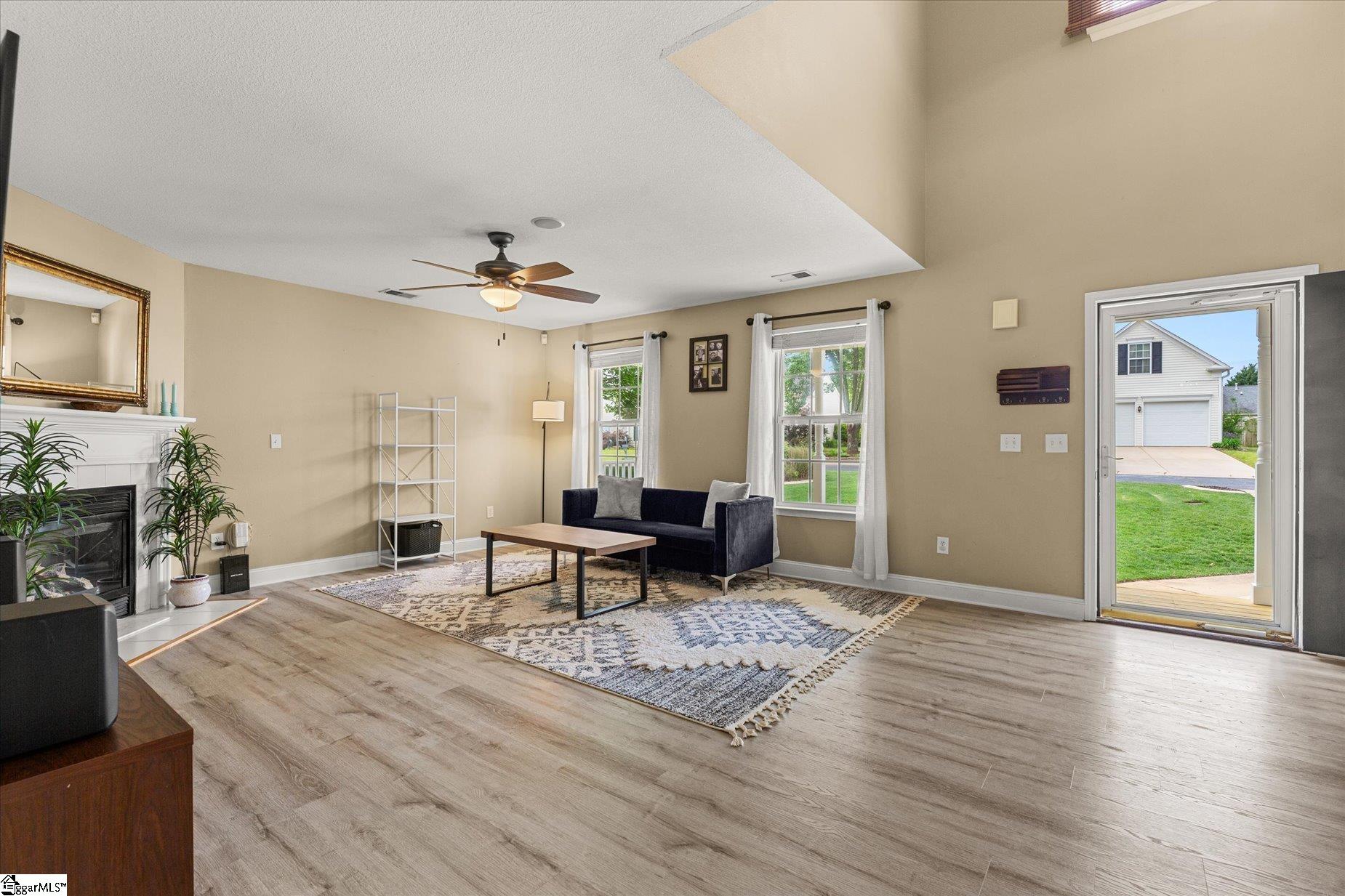 413 Woolridge Way Property Photo 4