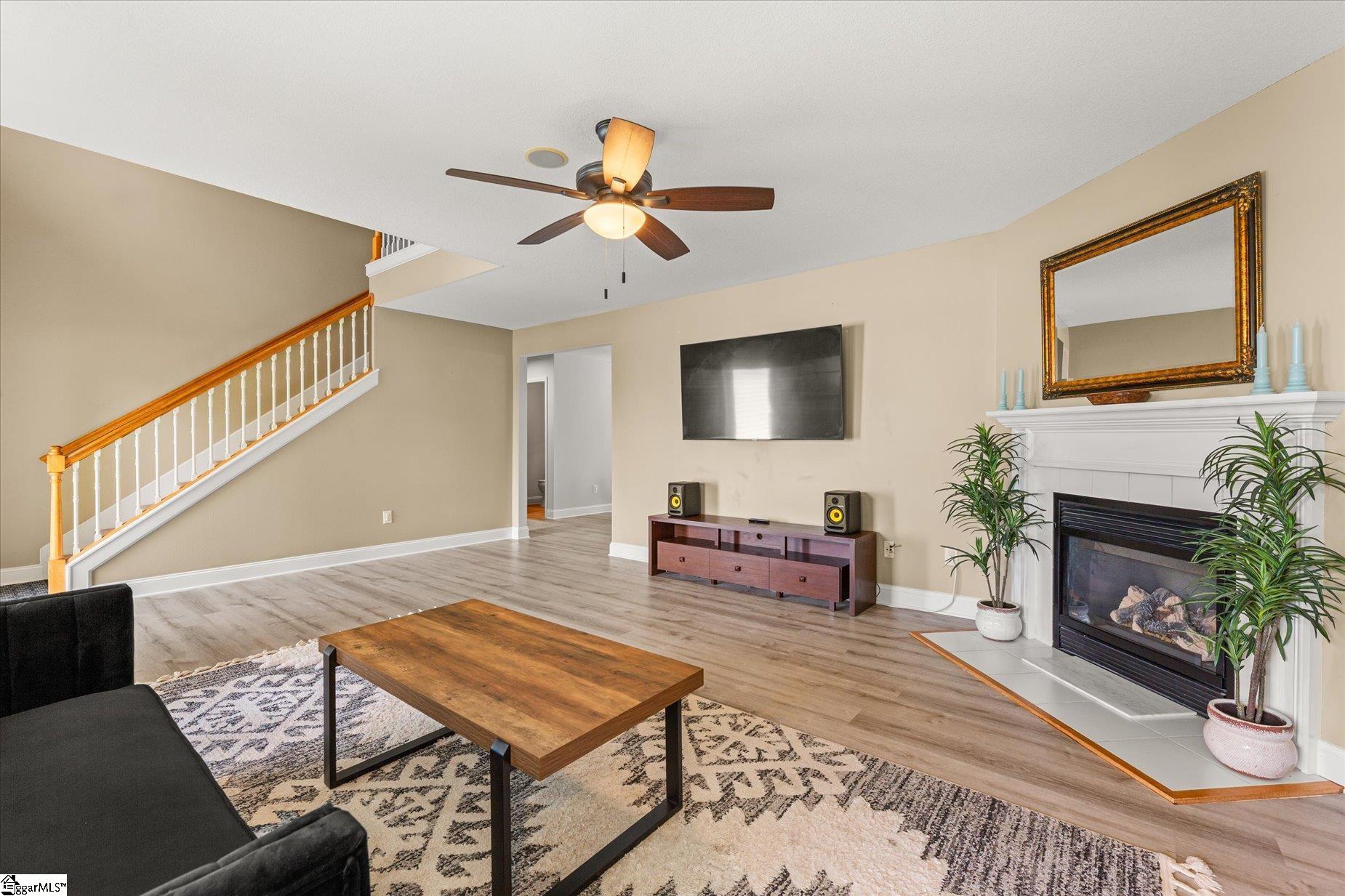 413 Woolridge Way Property Photo 6