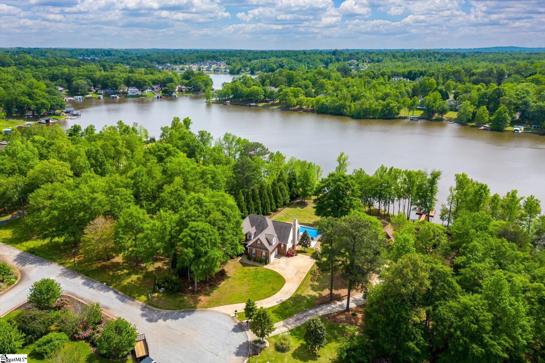 611 Star Drive Property Photo 4
