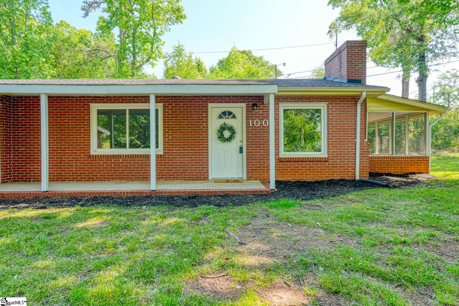 1004 Blanton Place Property Photo 2