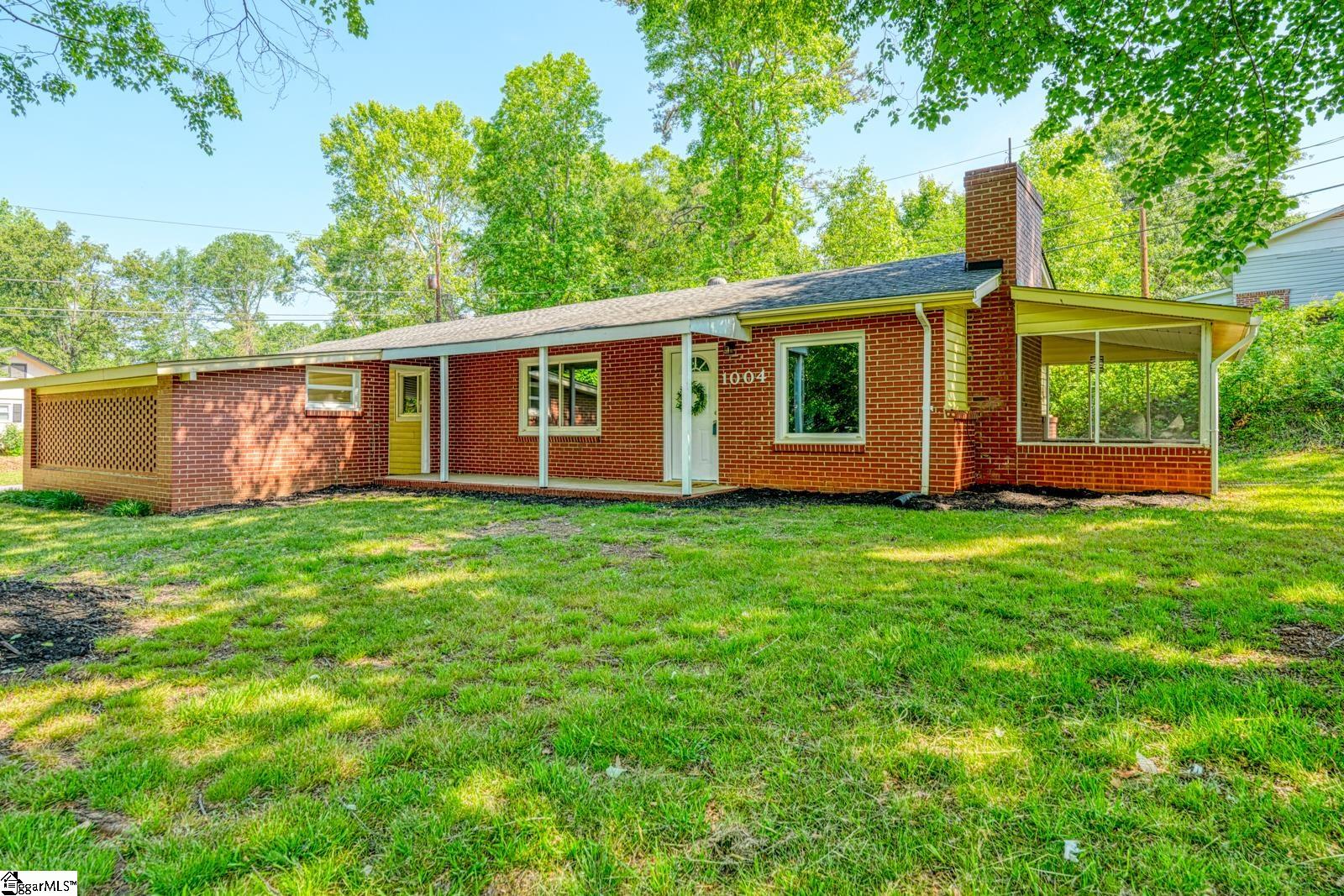 1004 Blanton Place Property Photo 3