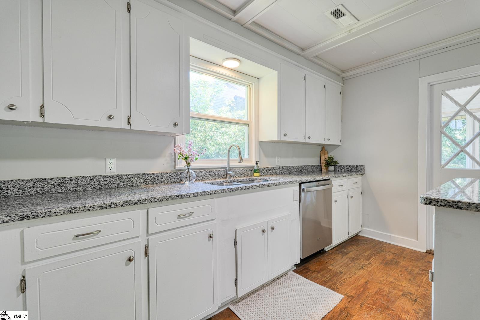 1004 Blanton Place Property Photo 11