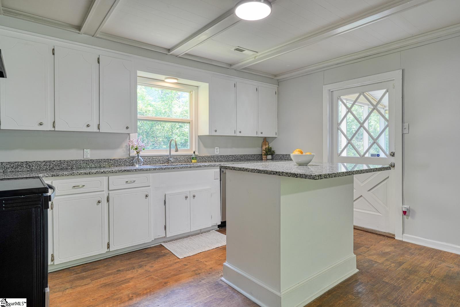 1004 Blanton Place Property Photo 12
