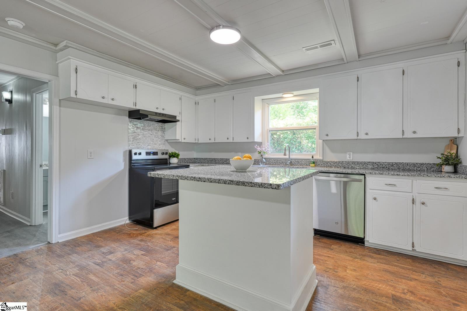 1004 Blanton Place Property Photo 13
