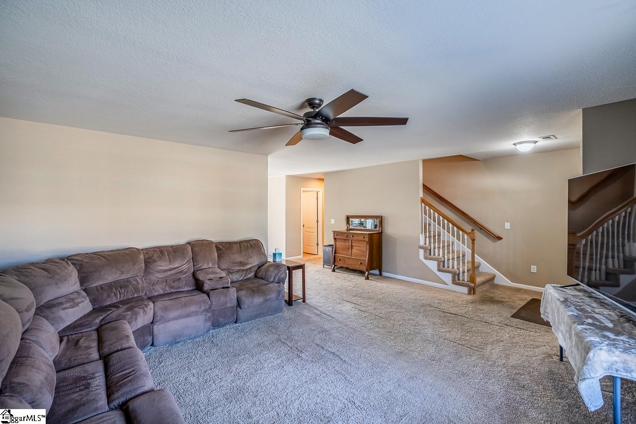 505 Tilgate Court Property Photo 6