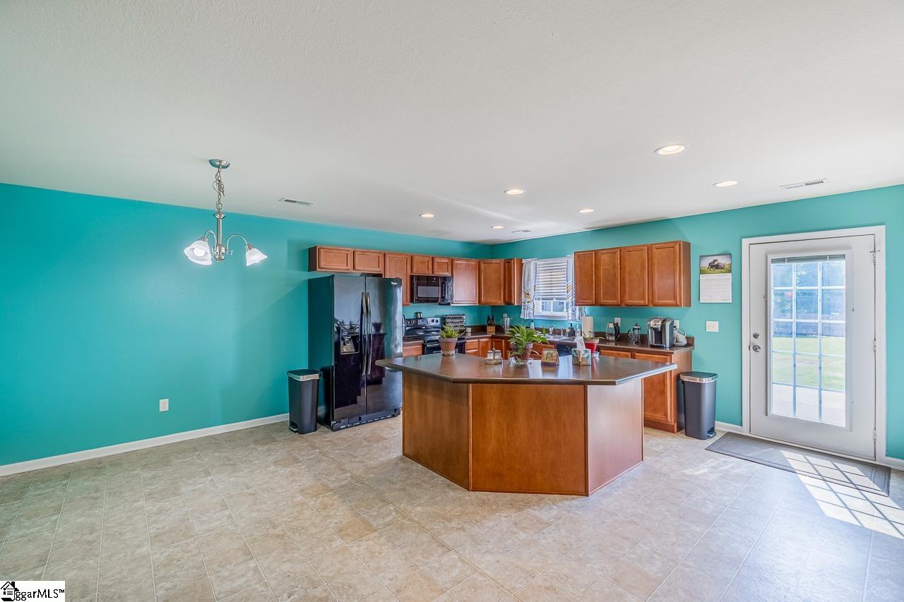 505 Tilgate Court Property Photo 12