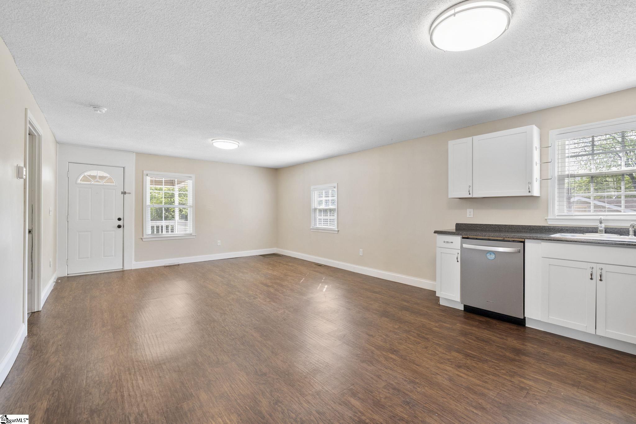 5 Vehorn Street Property Photo 9