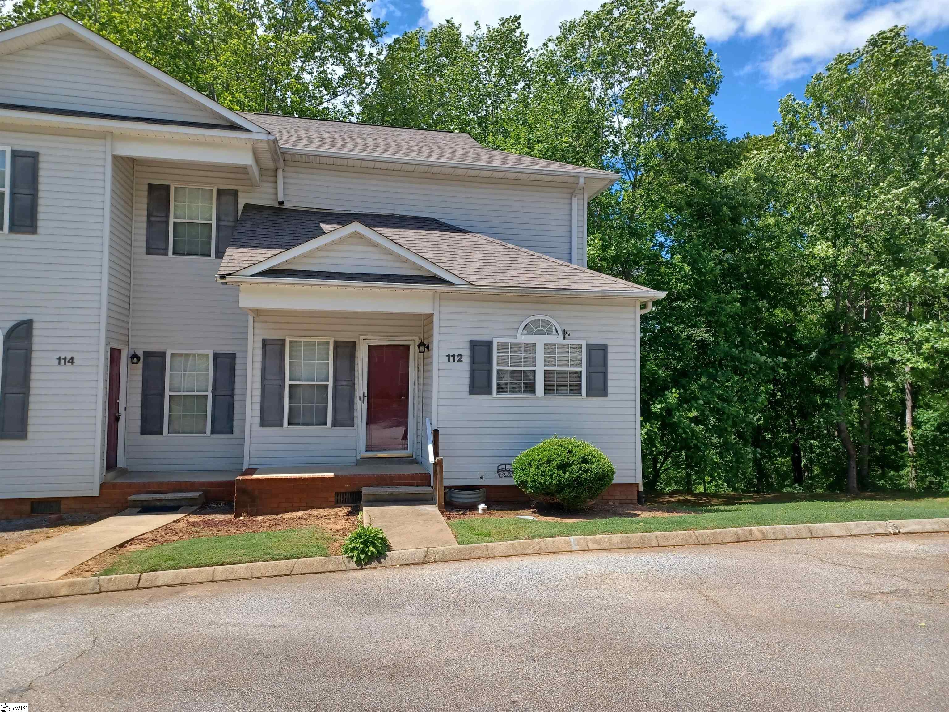 112 Huntress Drive Property Photo 2