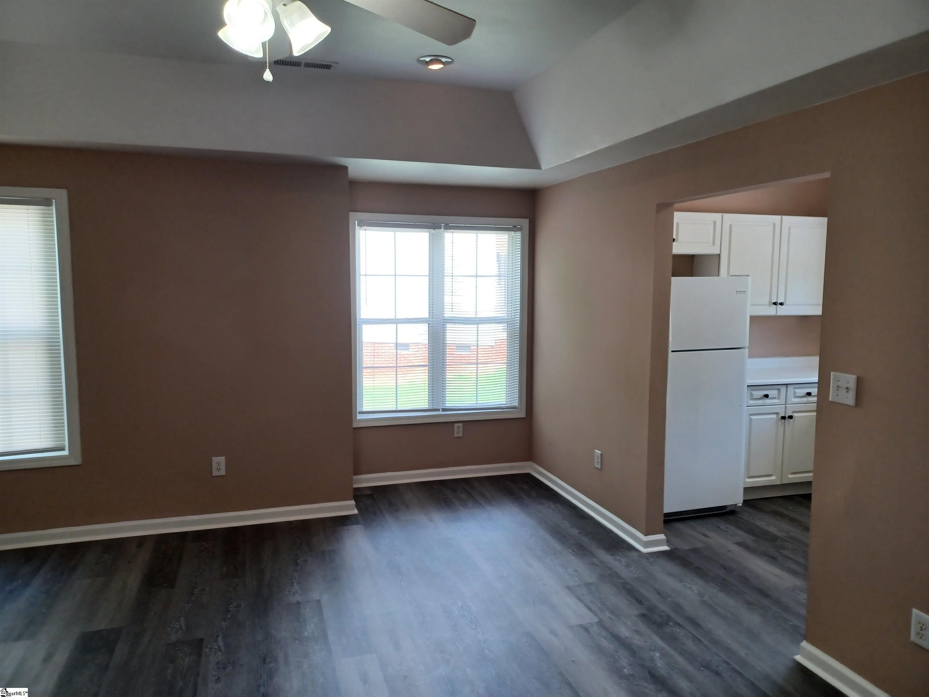 112 Huntress Drive Property Photo 4