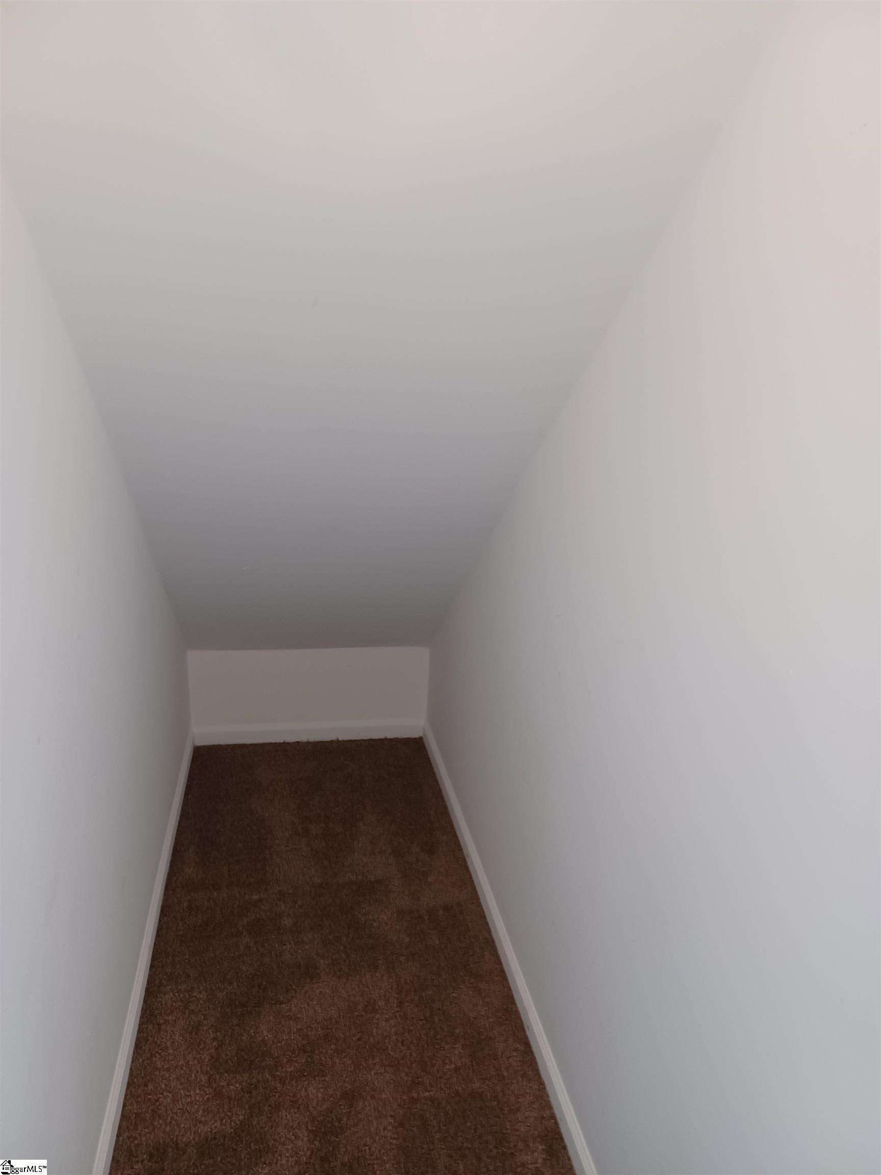 112 Huntress Drive Property Photo 8