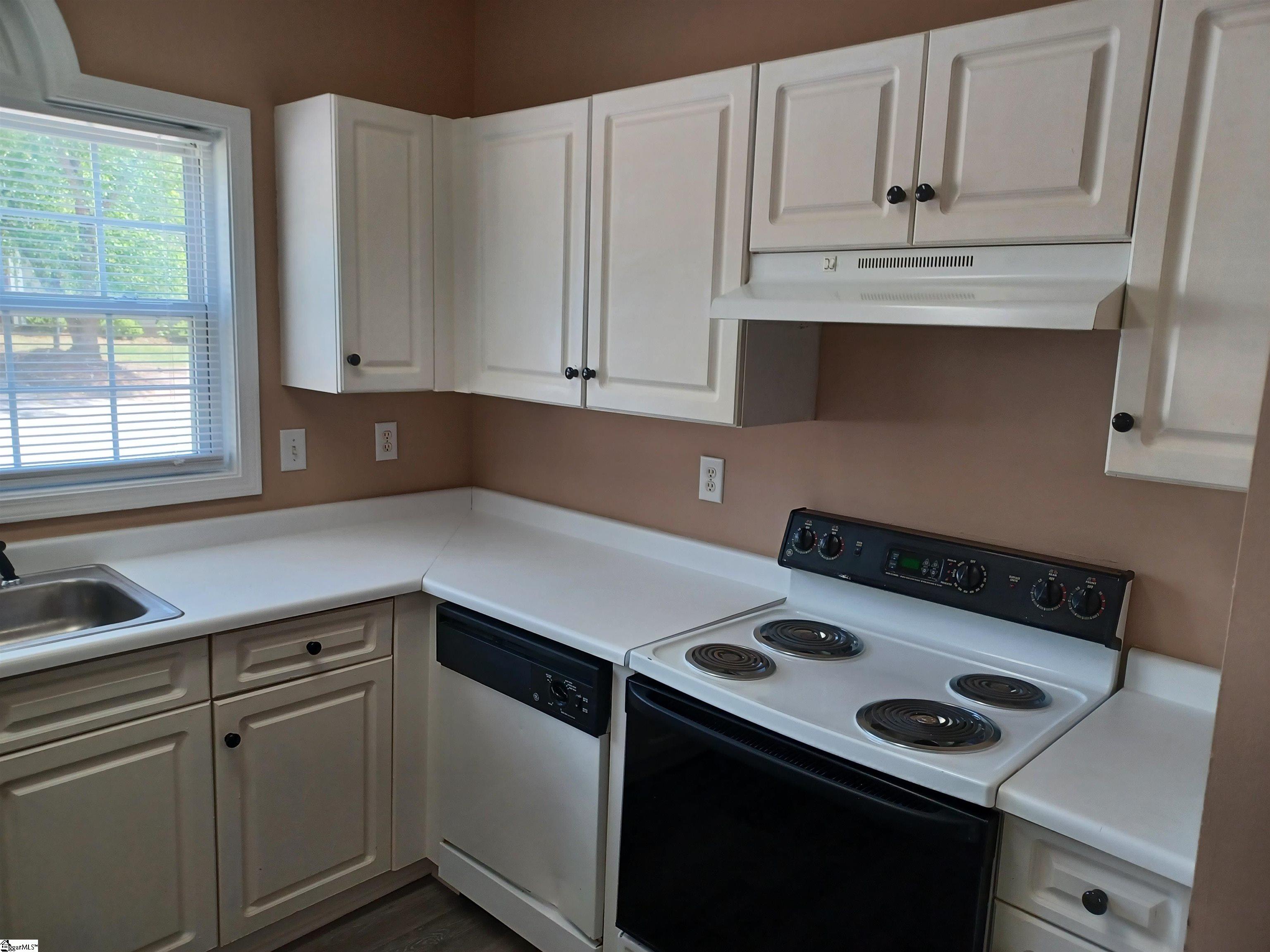 112 Huntress Drive Property Photo 10