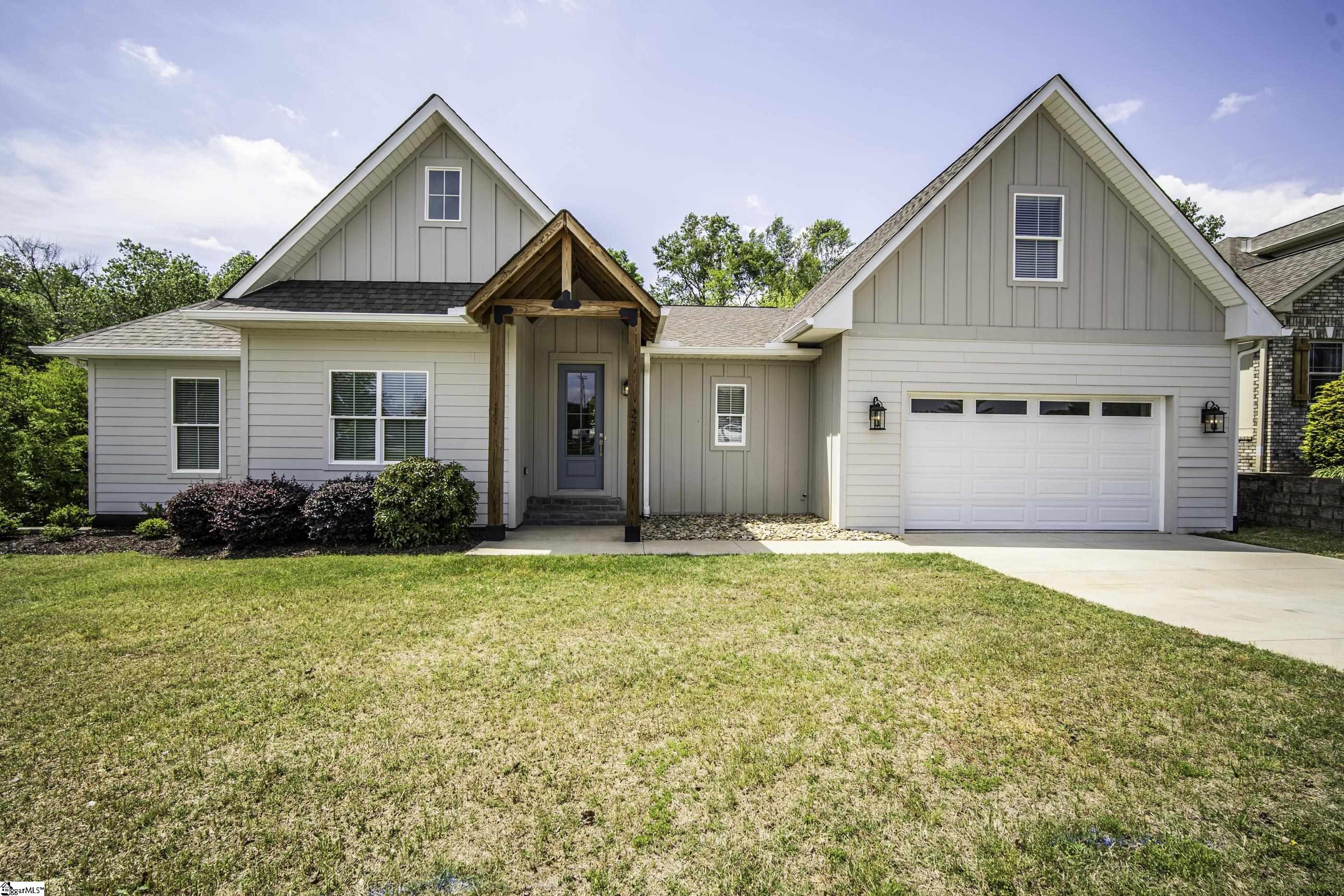 221 Wood River Way Property Photo 1