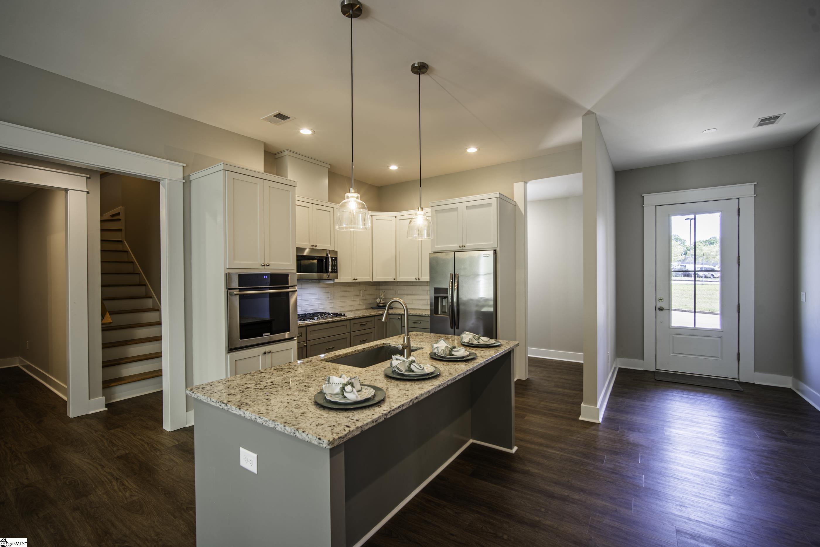221 Wood River Way Property Photo 3