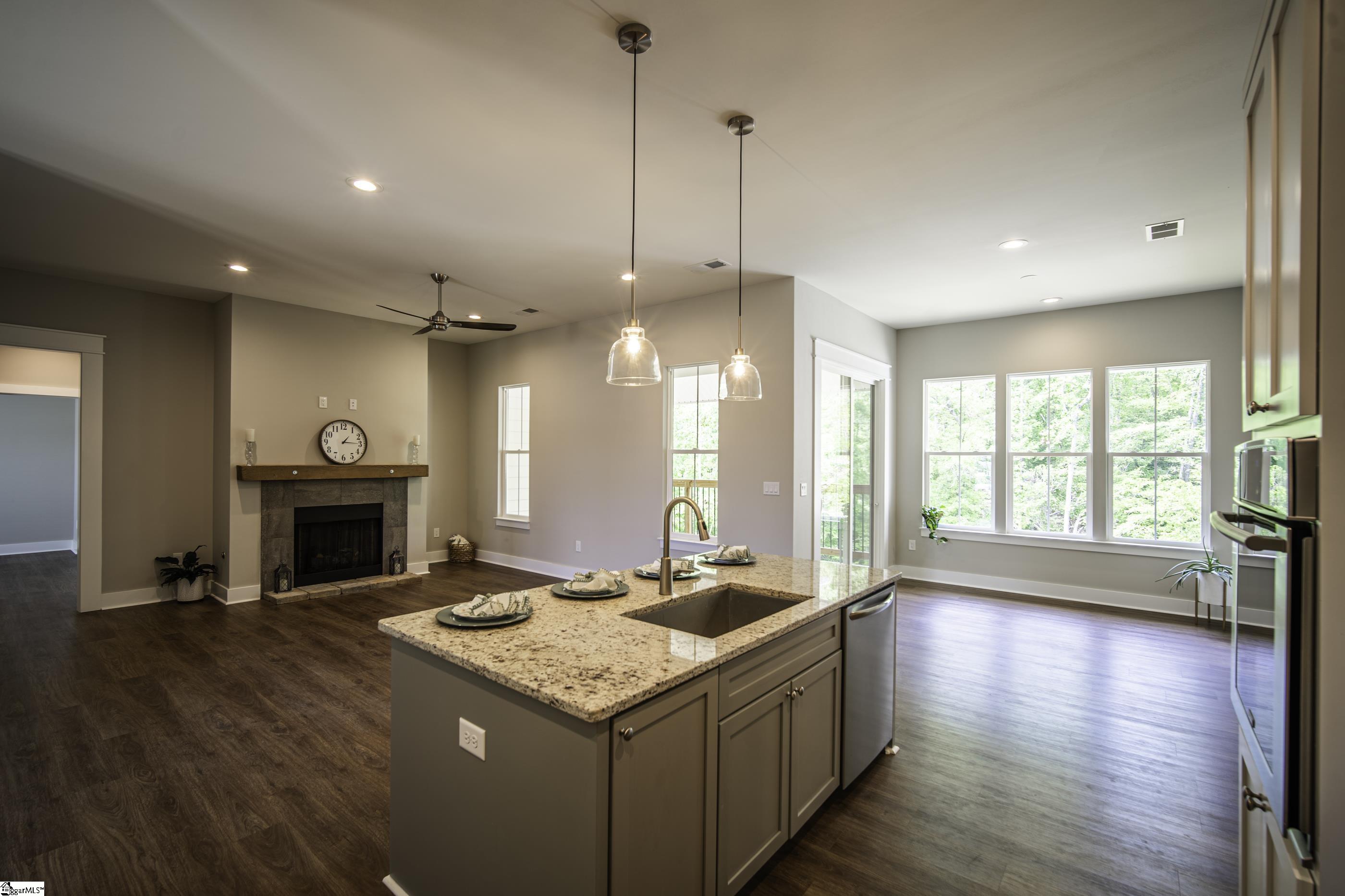 221 Wood River Way Property Photo 5