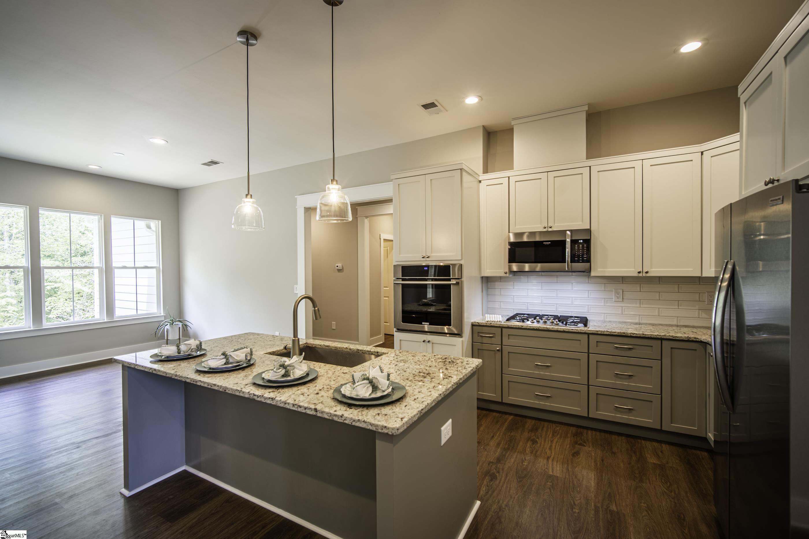 221 Wood River Way Property Photo 7