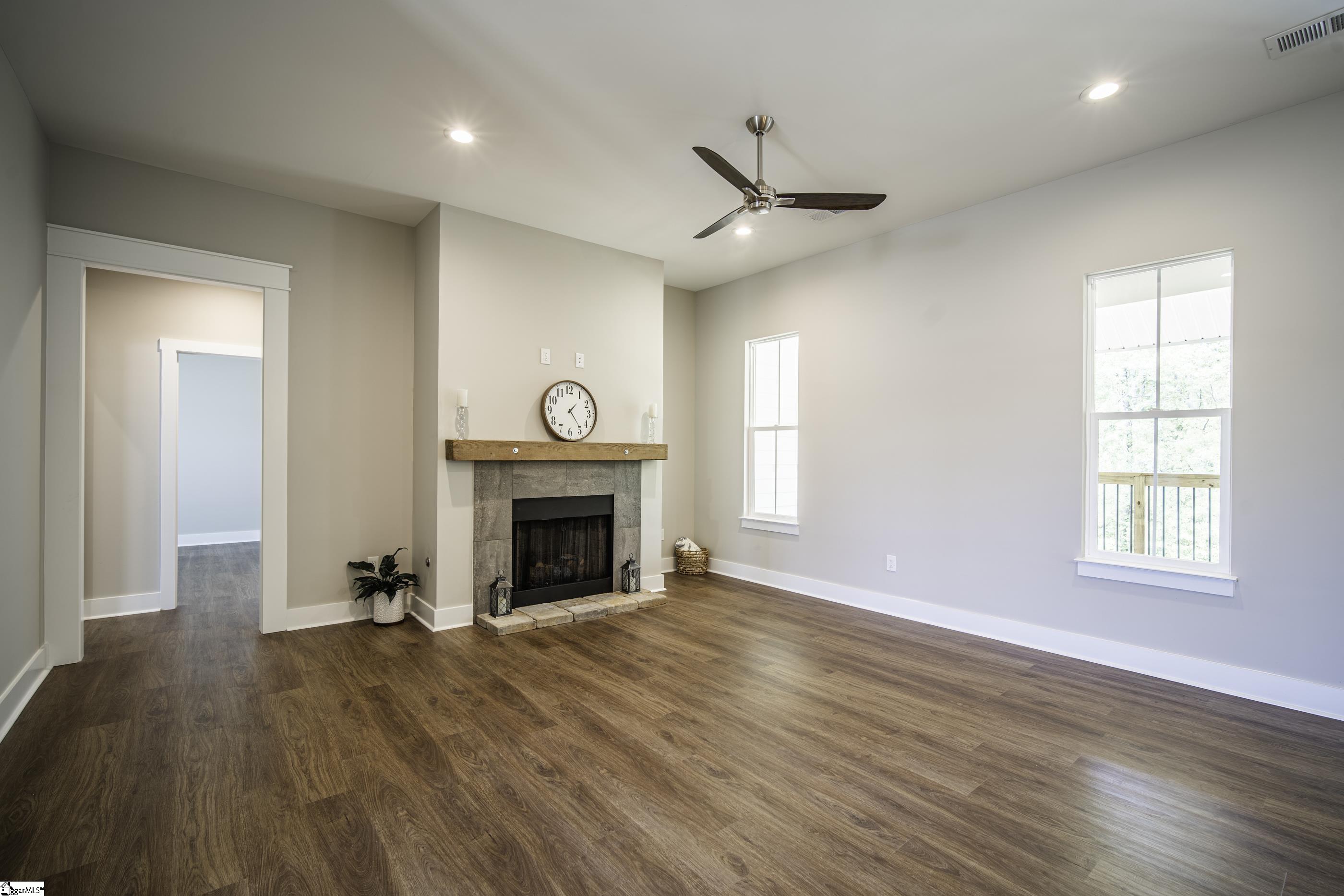 221 Wood River Way Property Photo 9