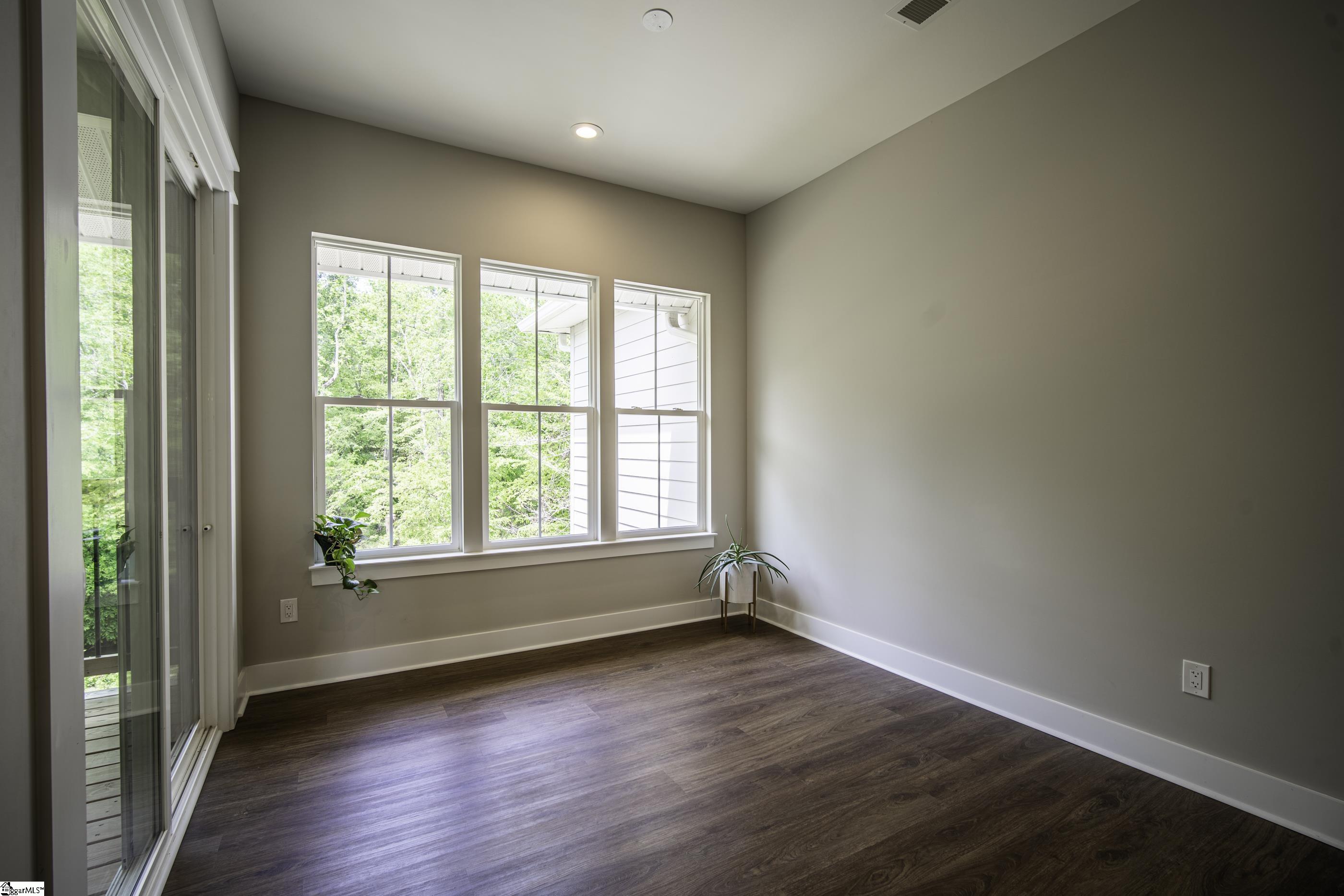 221 Wood River Way Property Photo 12