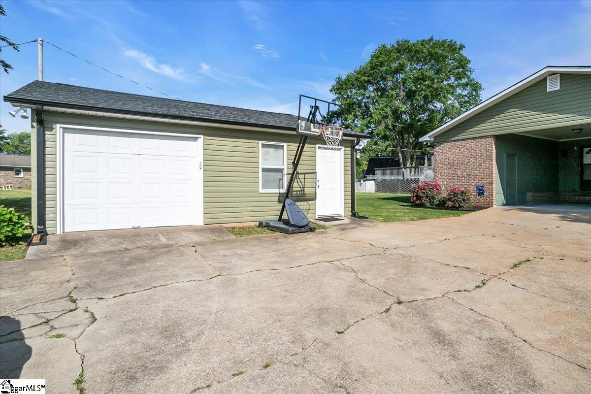 202 Club Road Property Photo 35
