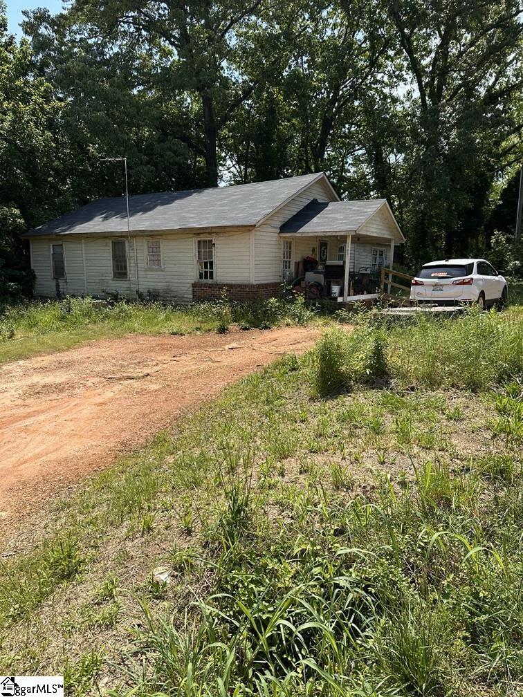 1703 Coffee Road Property Photo 3