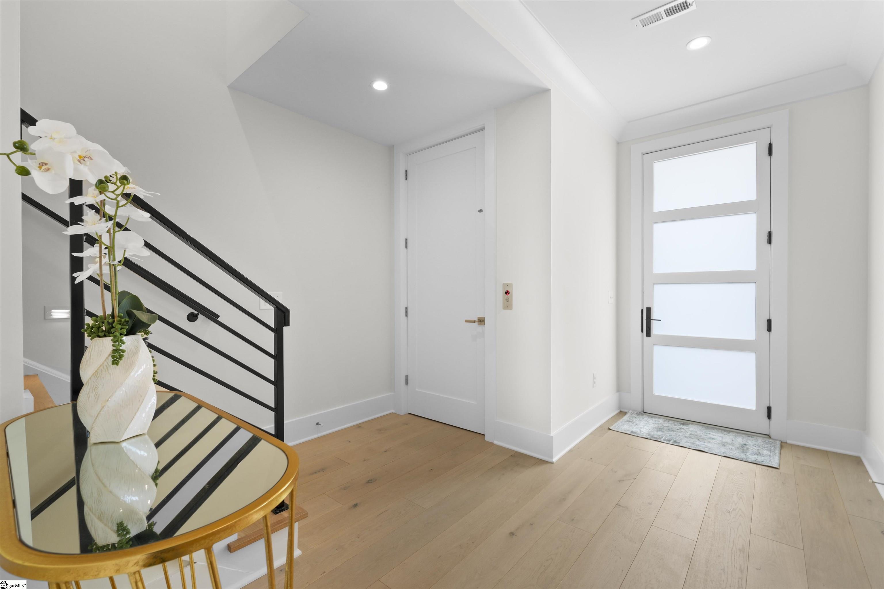 242 Rhett Street Property Photo 8