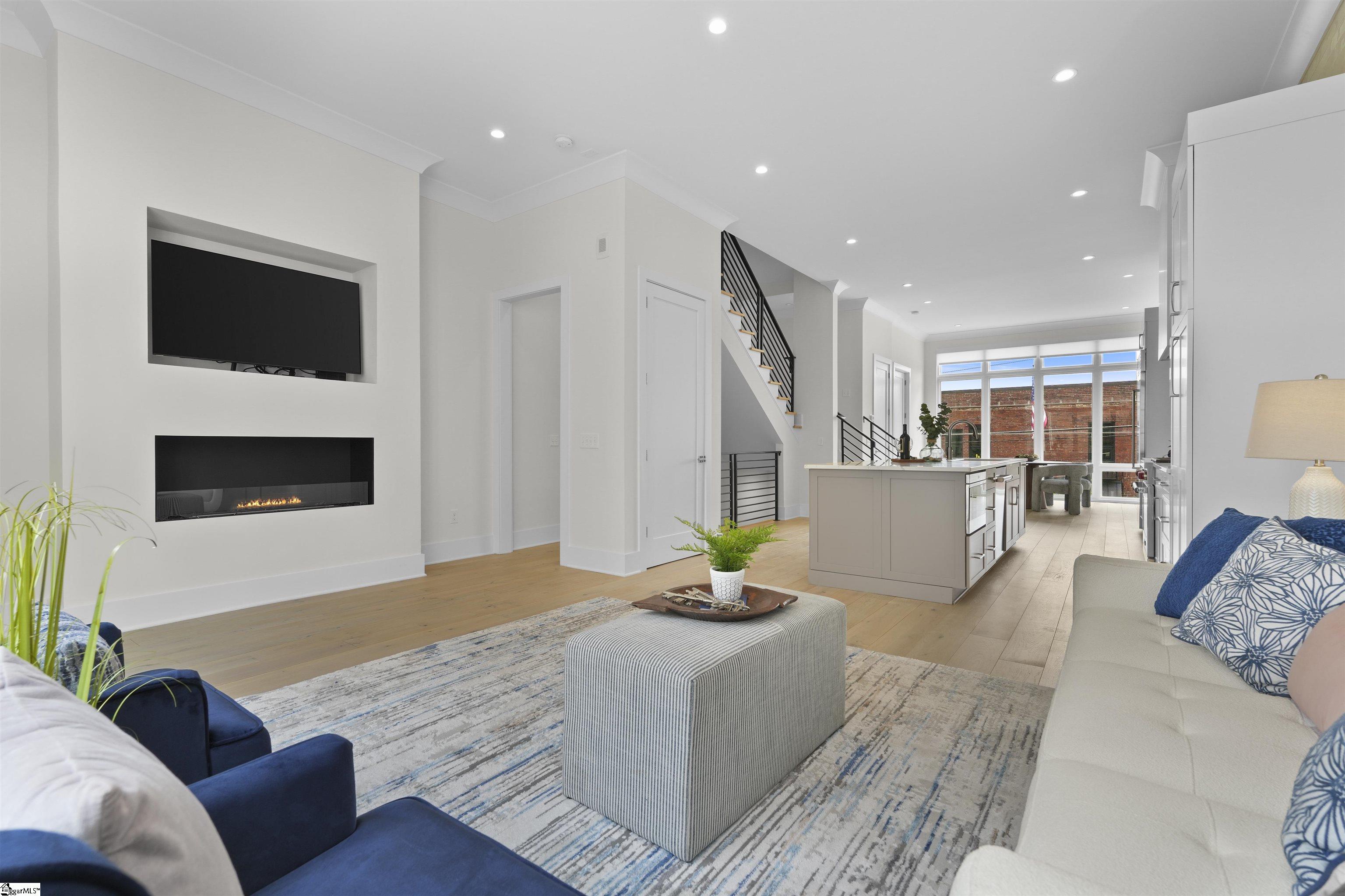 242 Rhett Street Property Photo 10