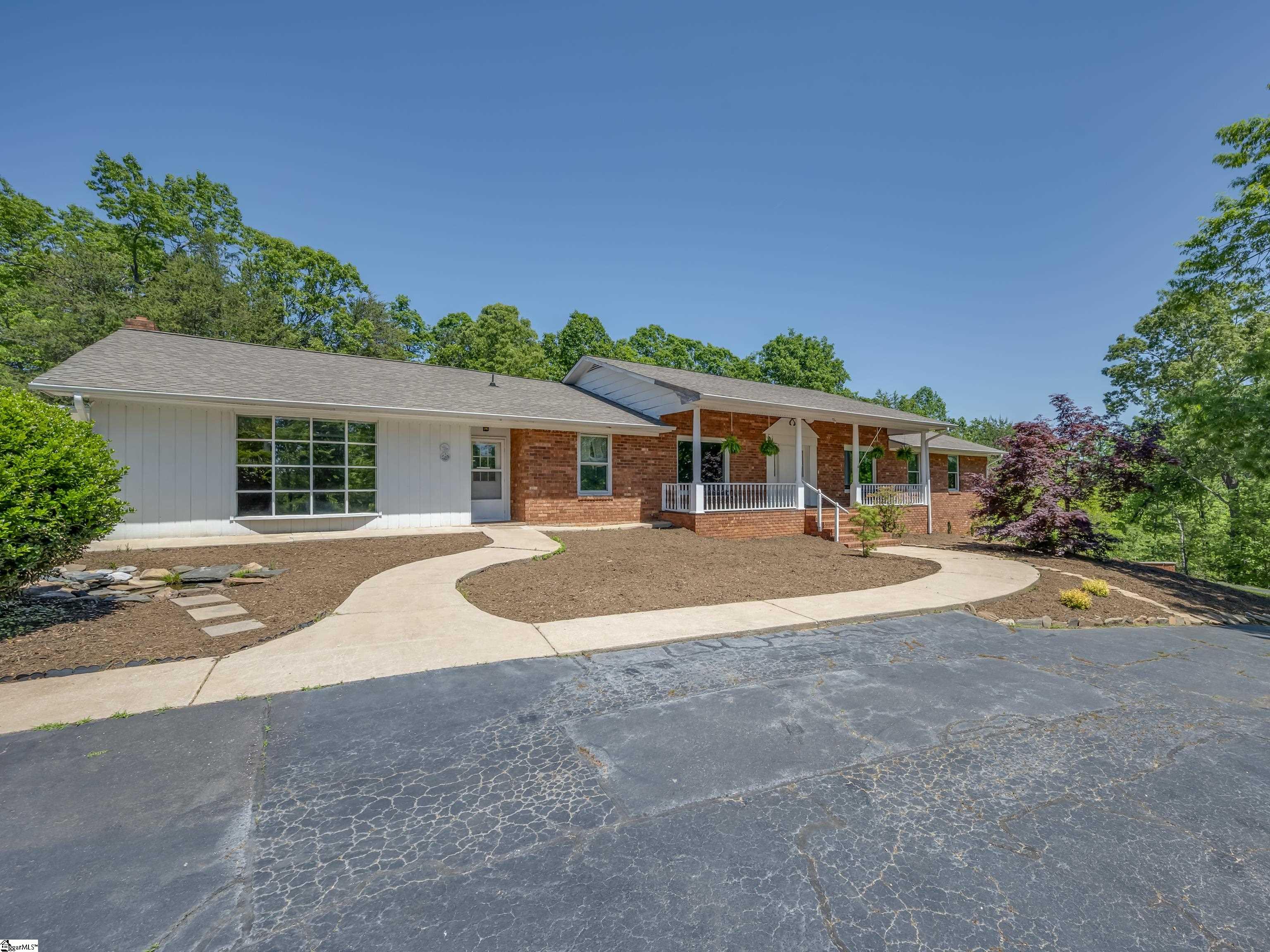 228 Oak Crest Drive Property Photo 1