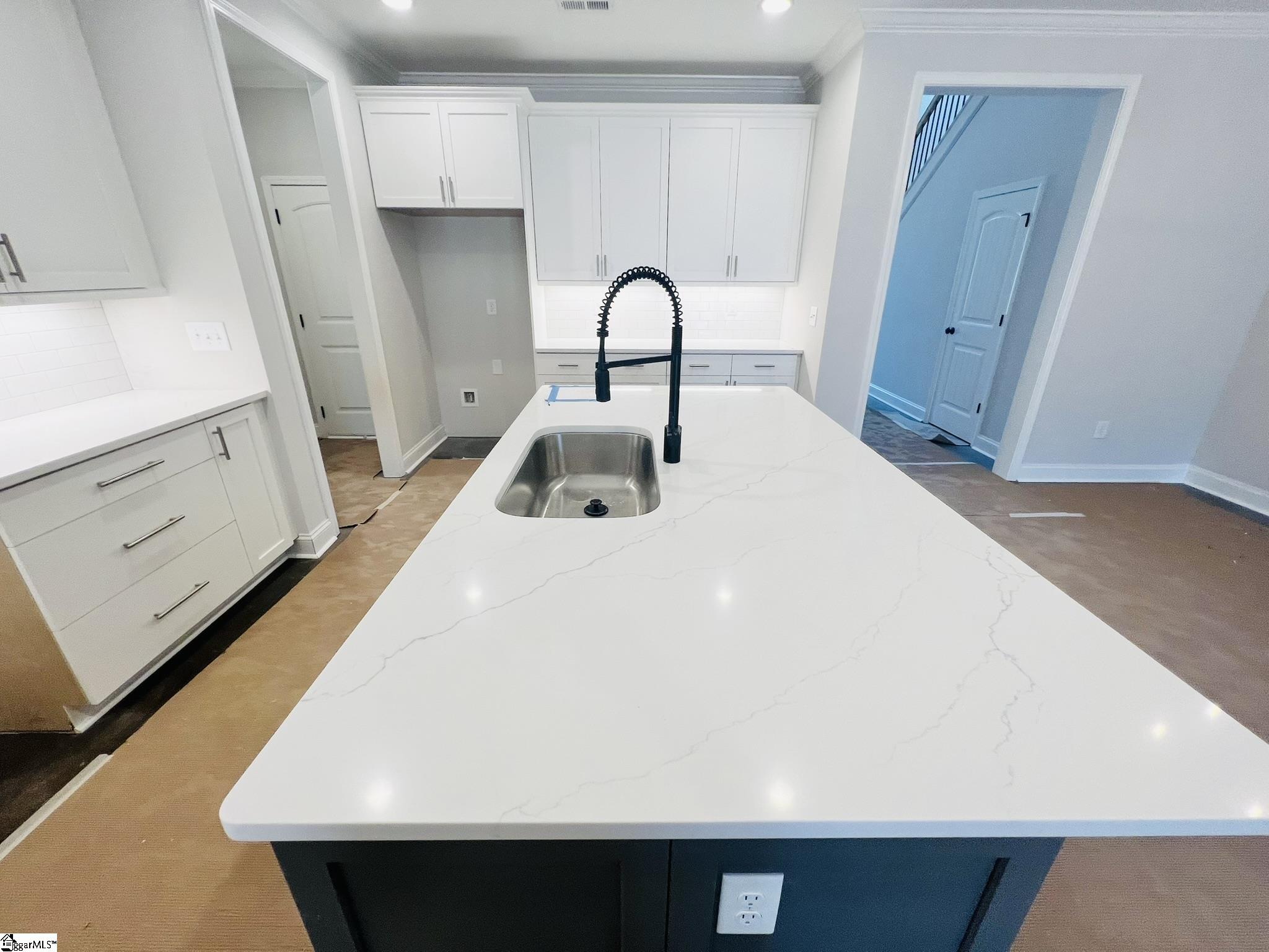 61 Hensley Road Property Photo 6