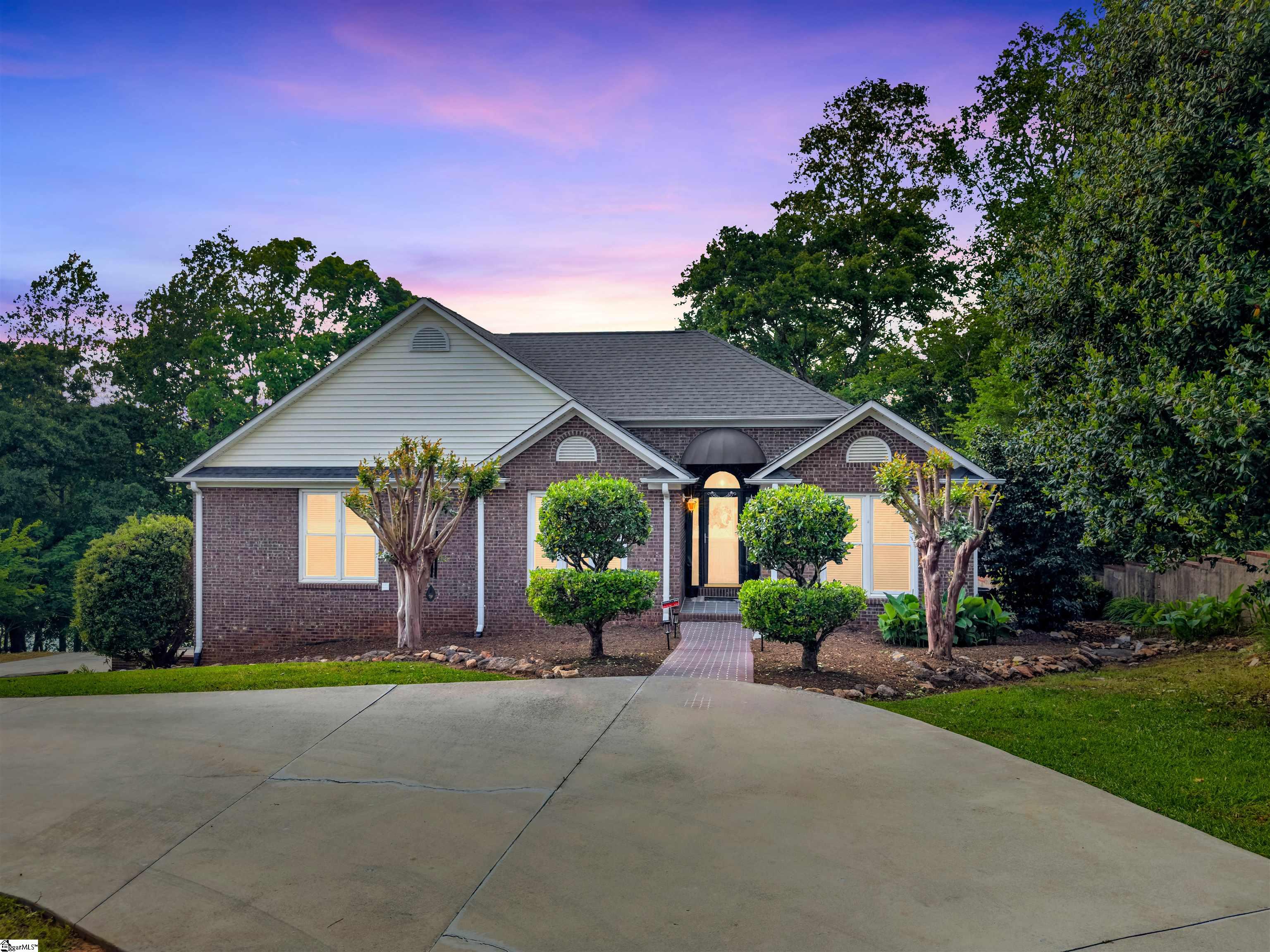 168 Lakeshore Drive Property Photo 8