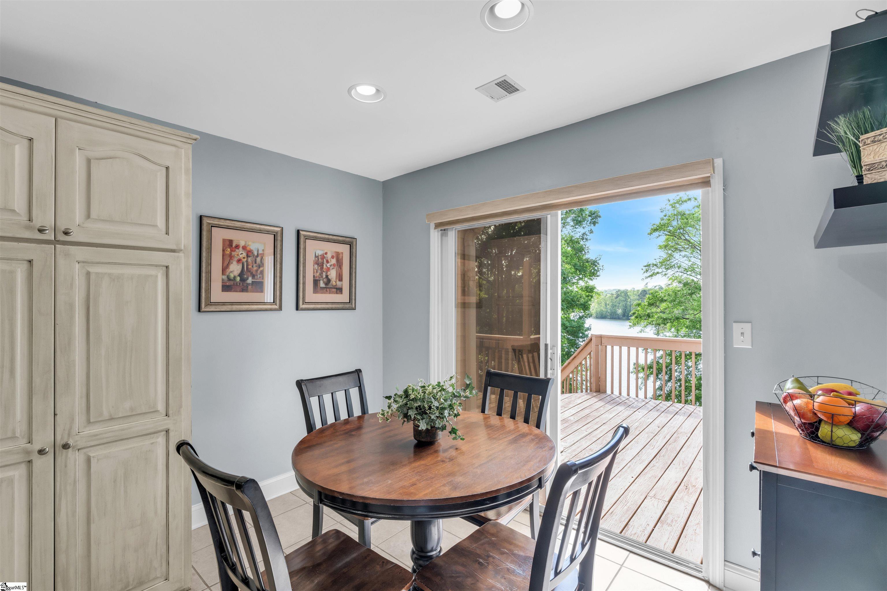 168 Lakeshore Drive Property Photo 12
