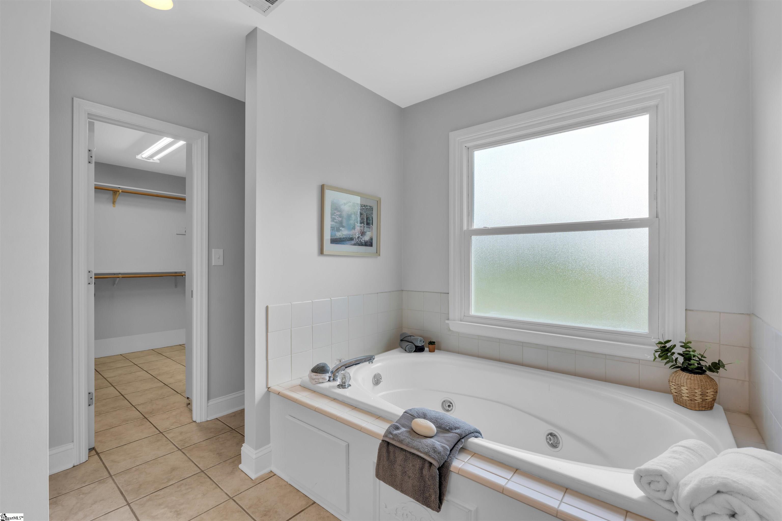 168 Lakeshore Drive Property Photo 15