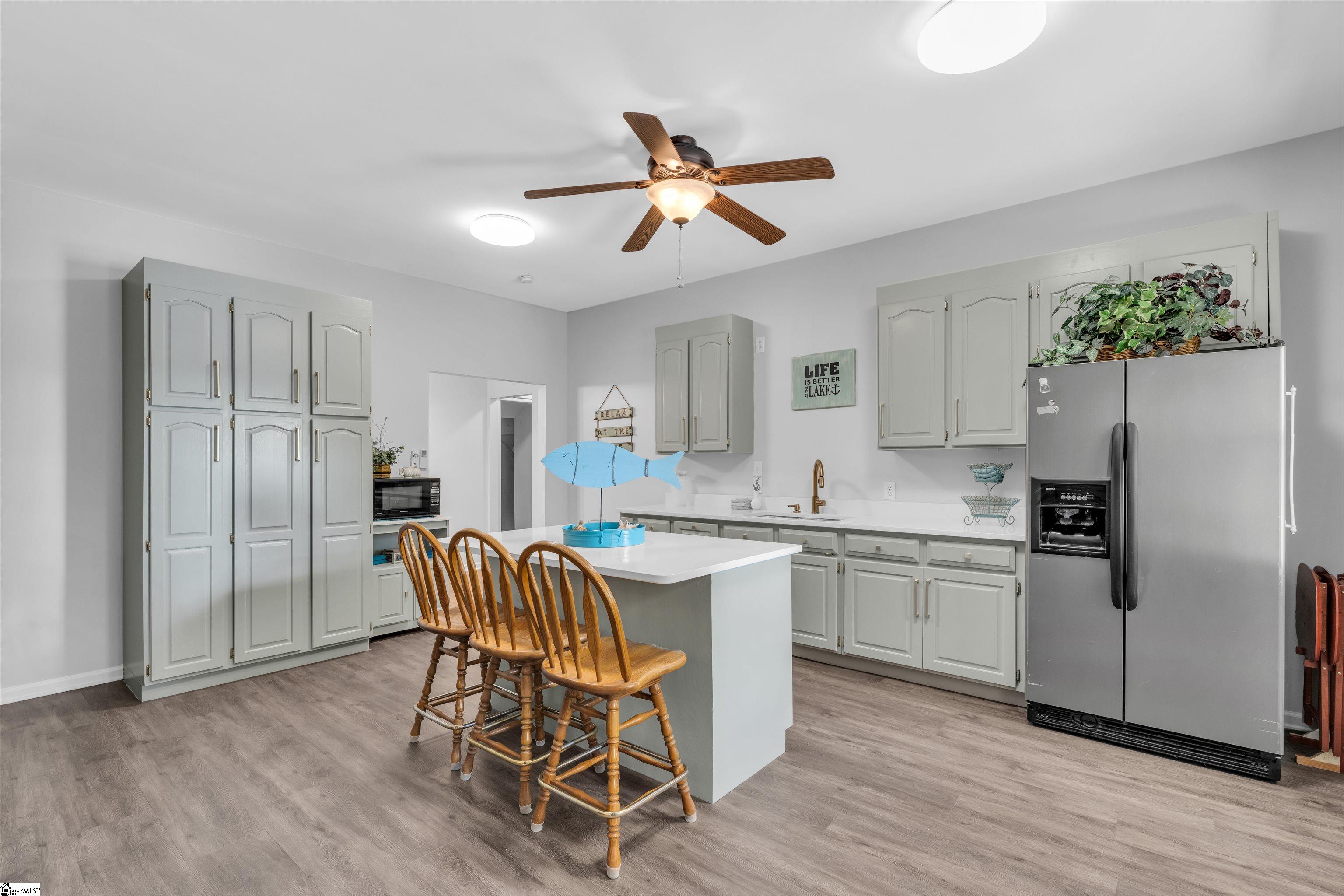 168 Lakeshore Drive Property Photo 27