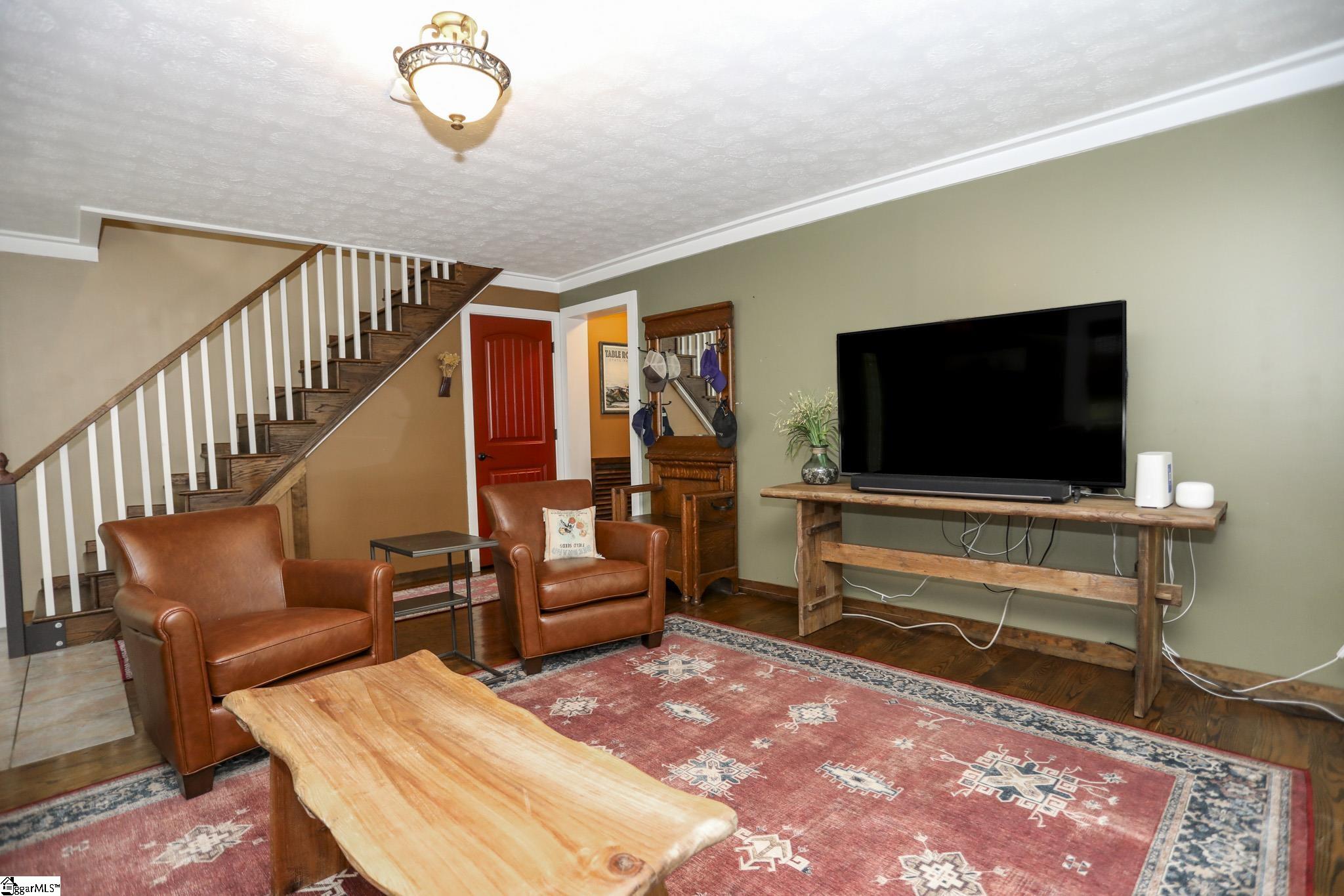 371 Store Road Property Photo 4