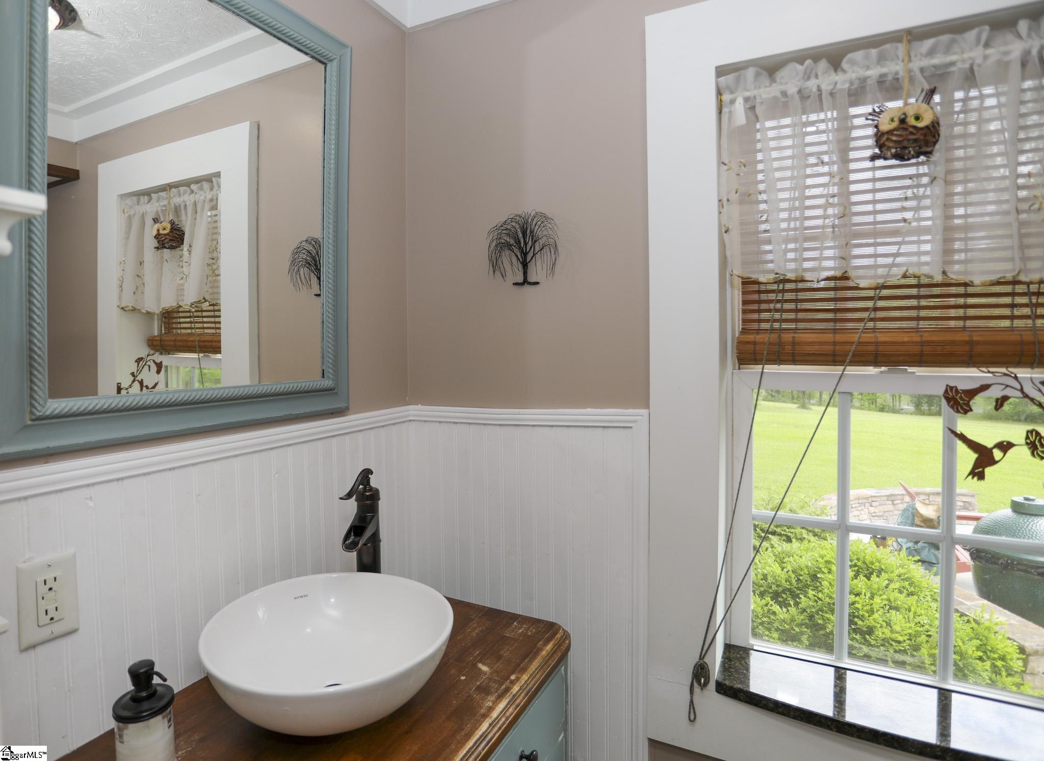 371 Store Road Property Photo 11