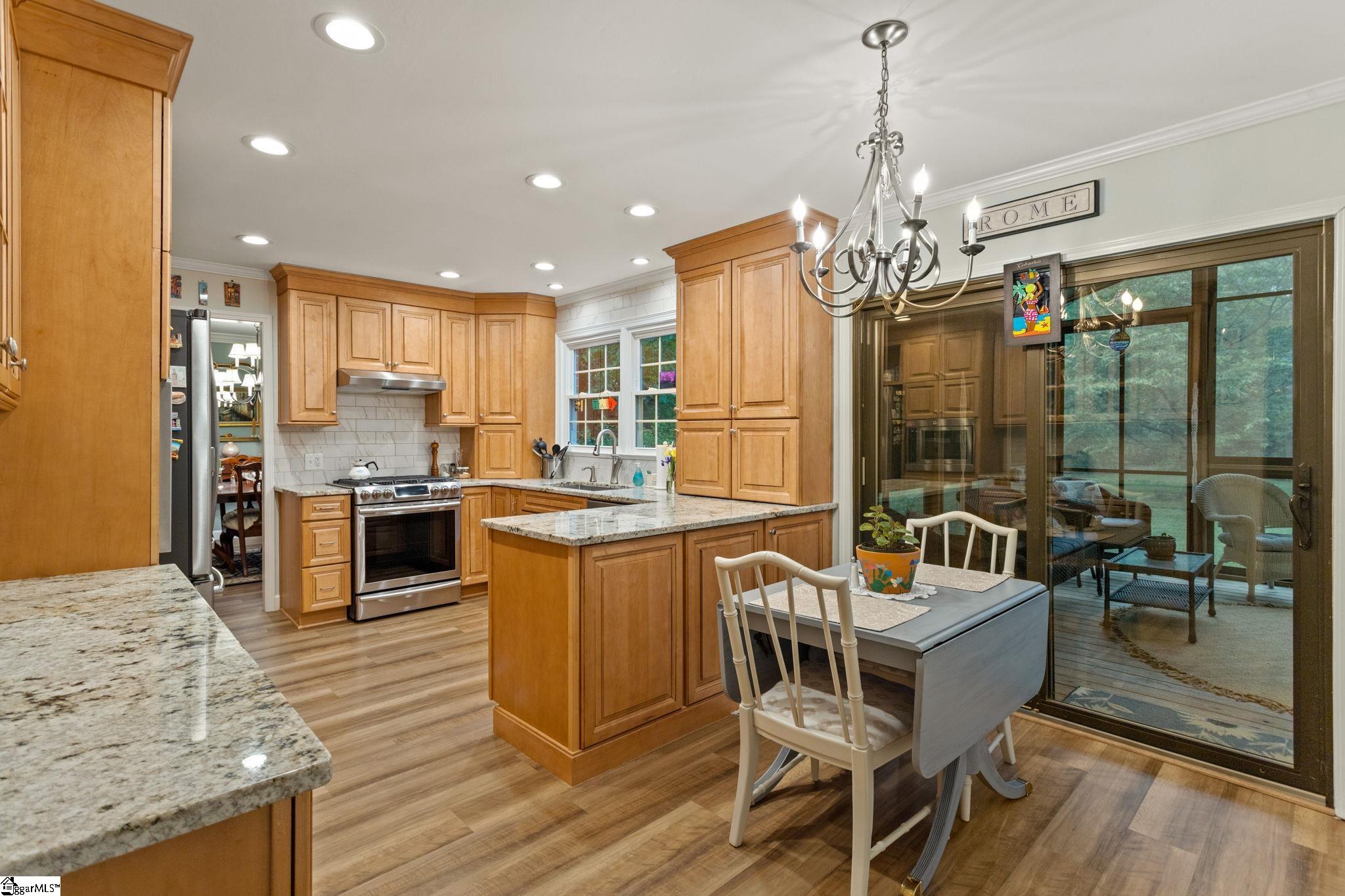 112 Woodhill Lane Property Photo 3