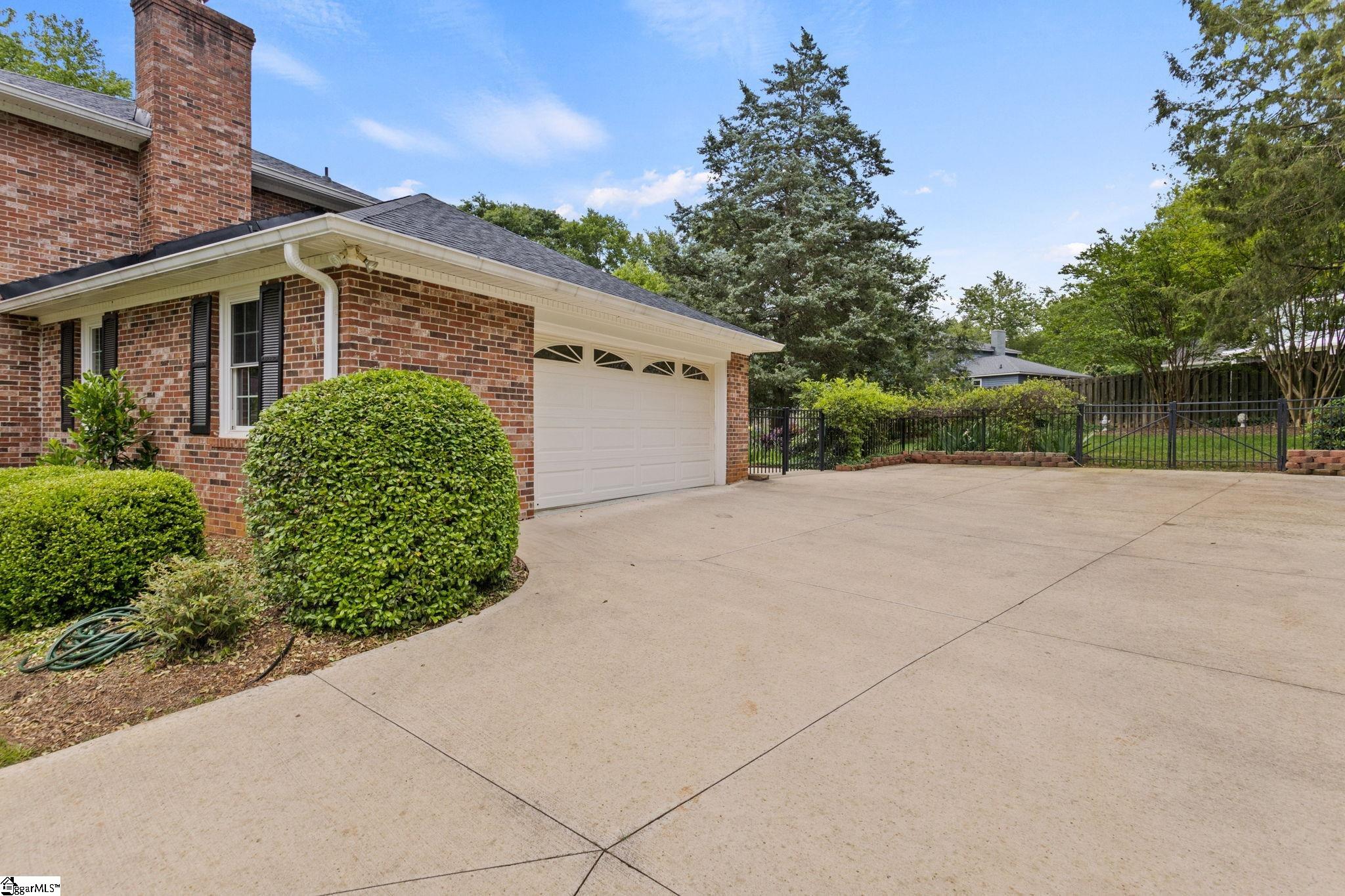 112 Woodhill Lane Property Photo 35
