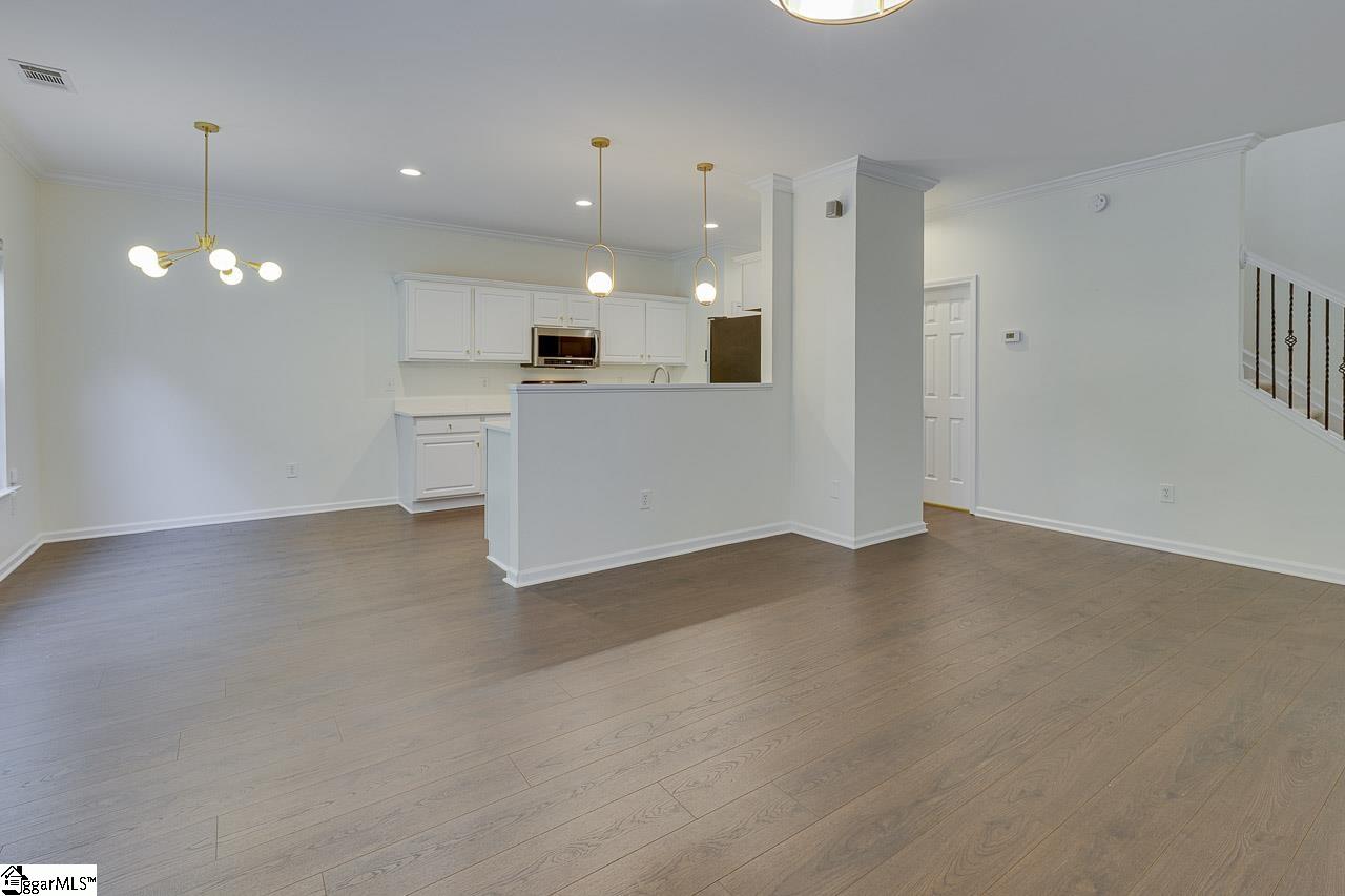 127 Ledgewood Way Property Photo 11