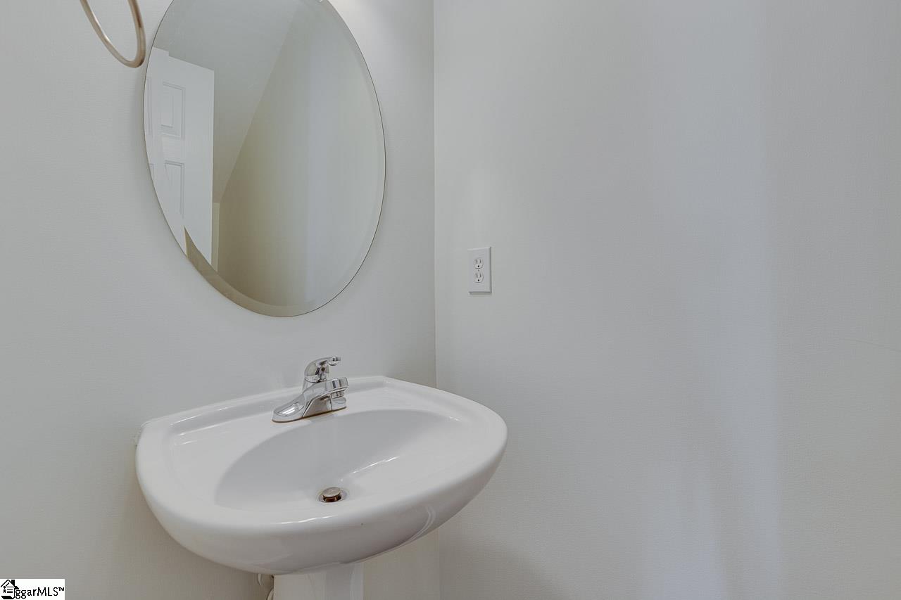 127 Ledgewood Way Property Photo 23