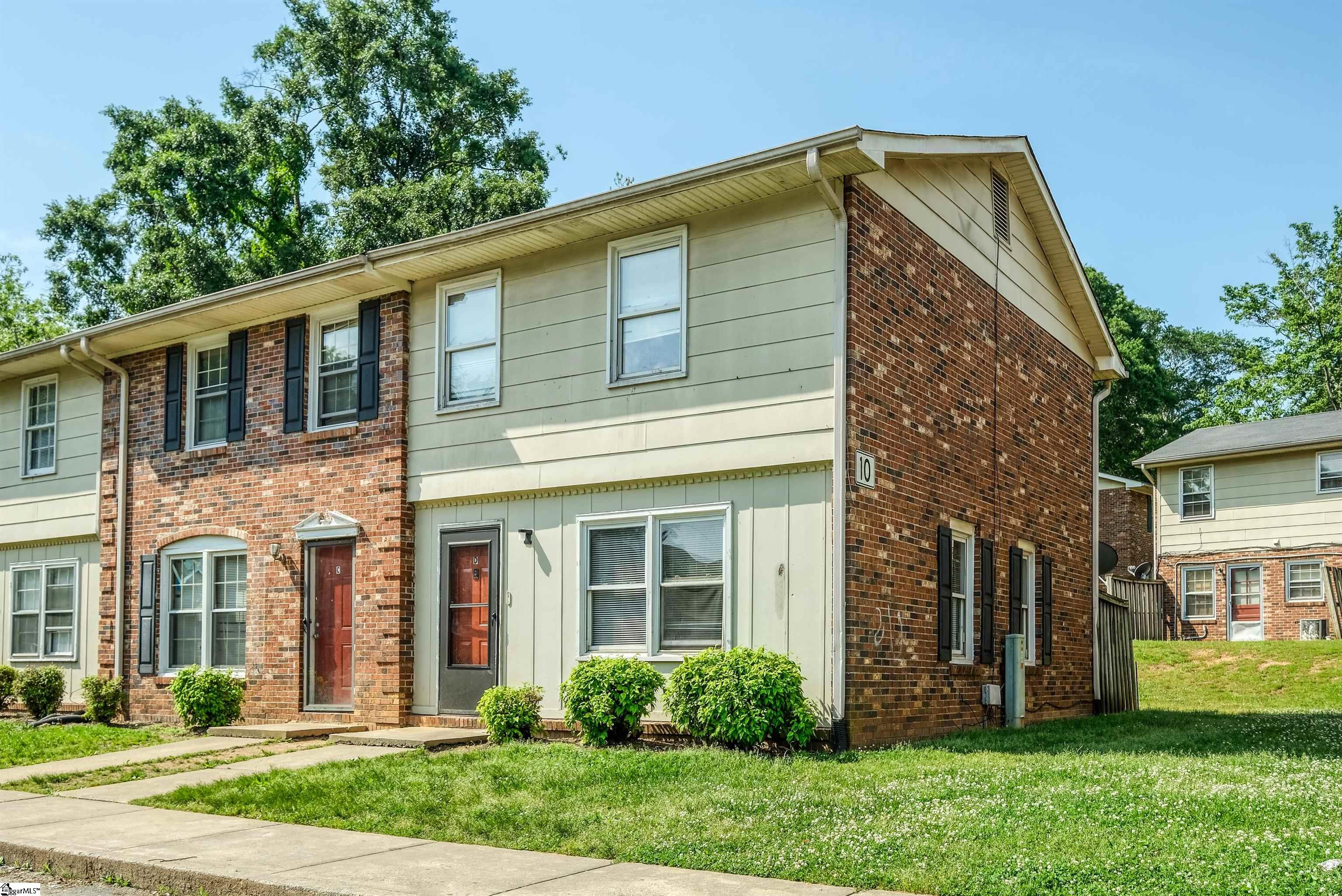 6526 White Horse Road Property Photo 1