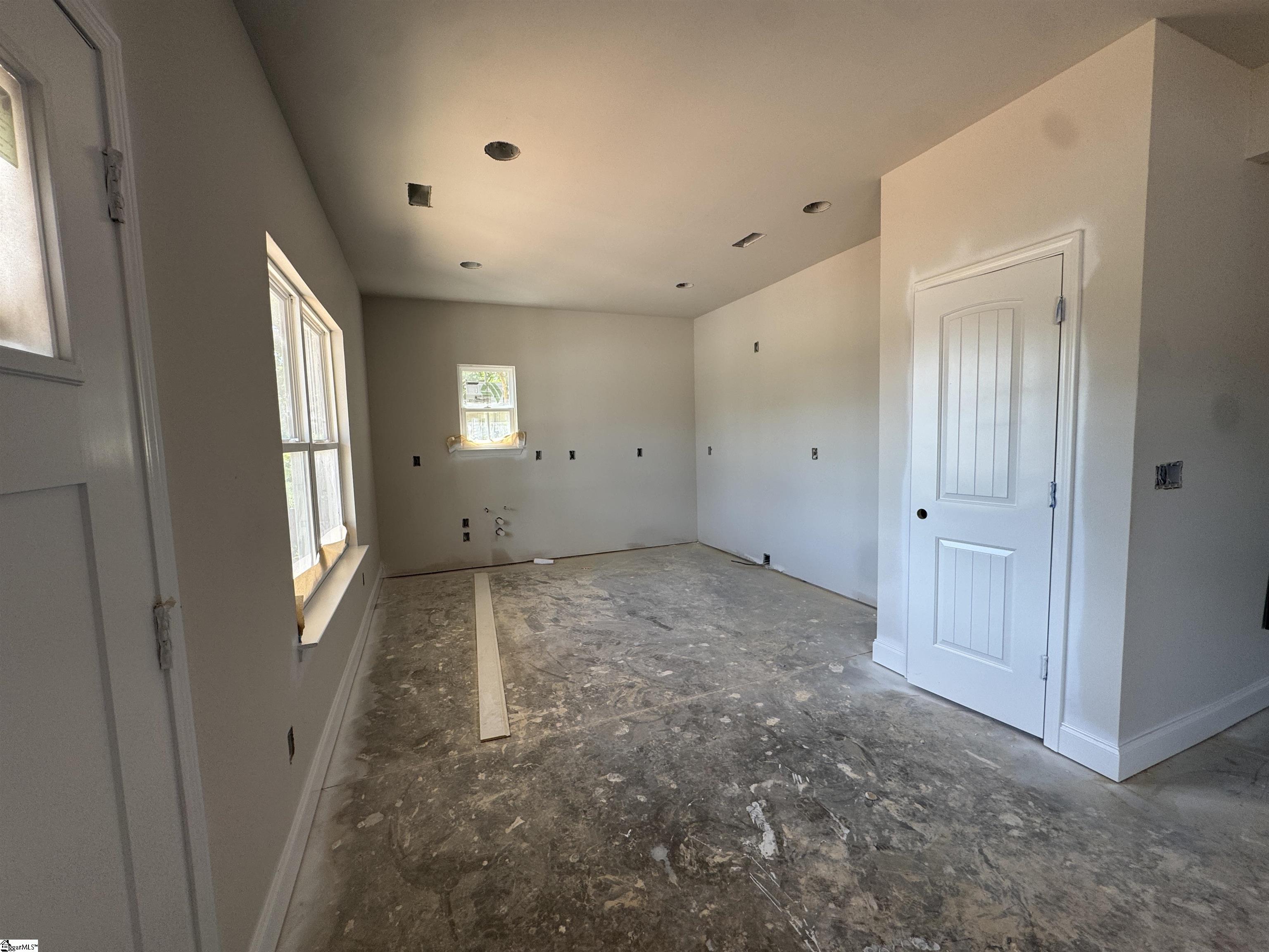 710 W Mauldin Street Property Photo 4