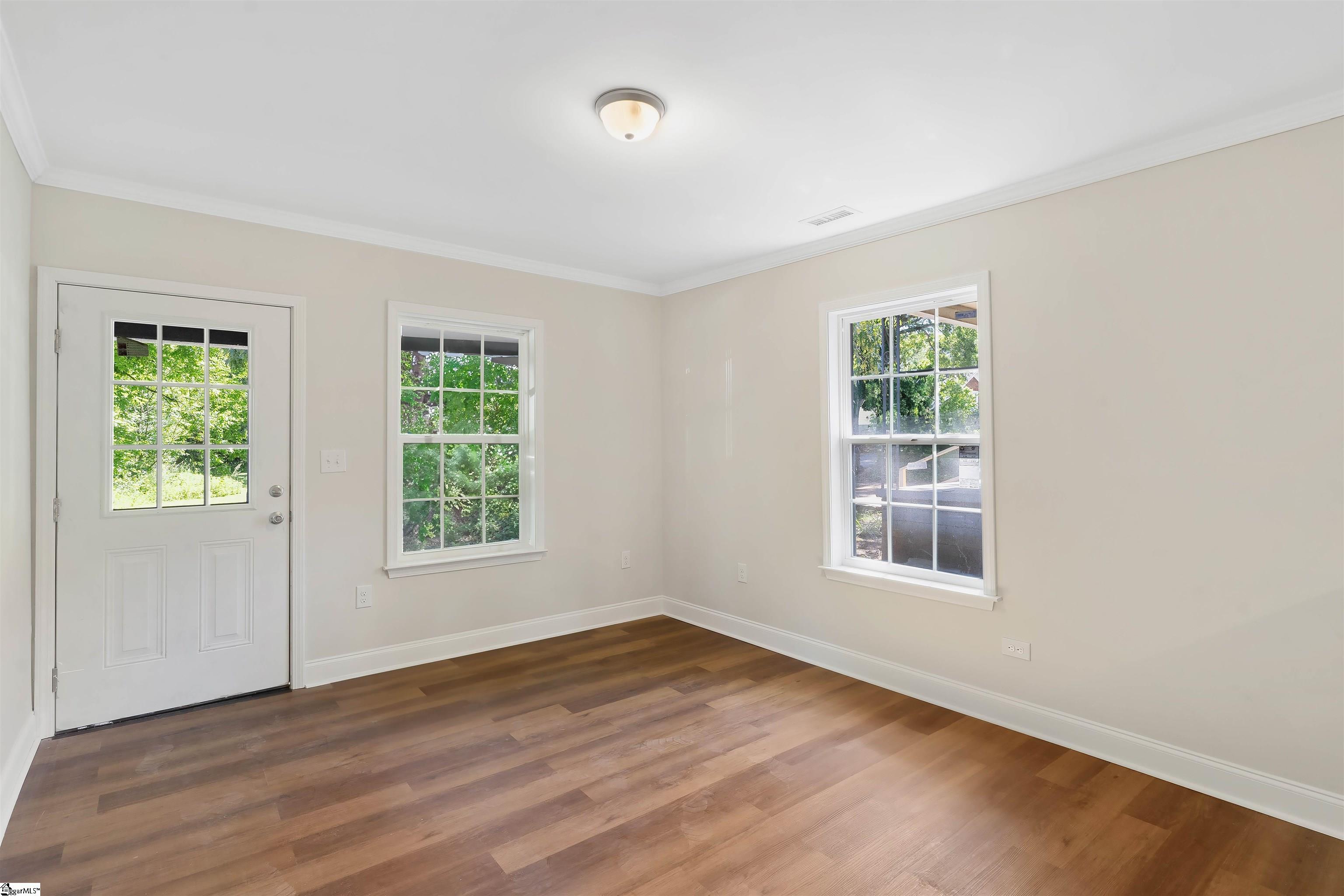 128 Owens Street Property Photo 4