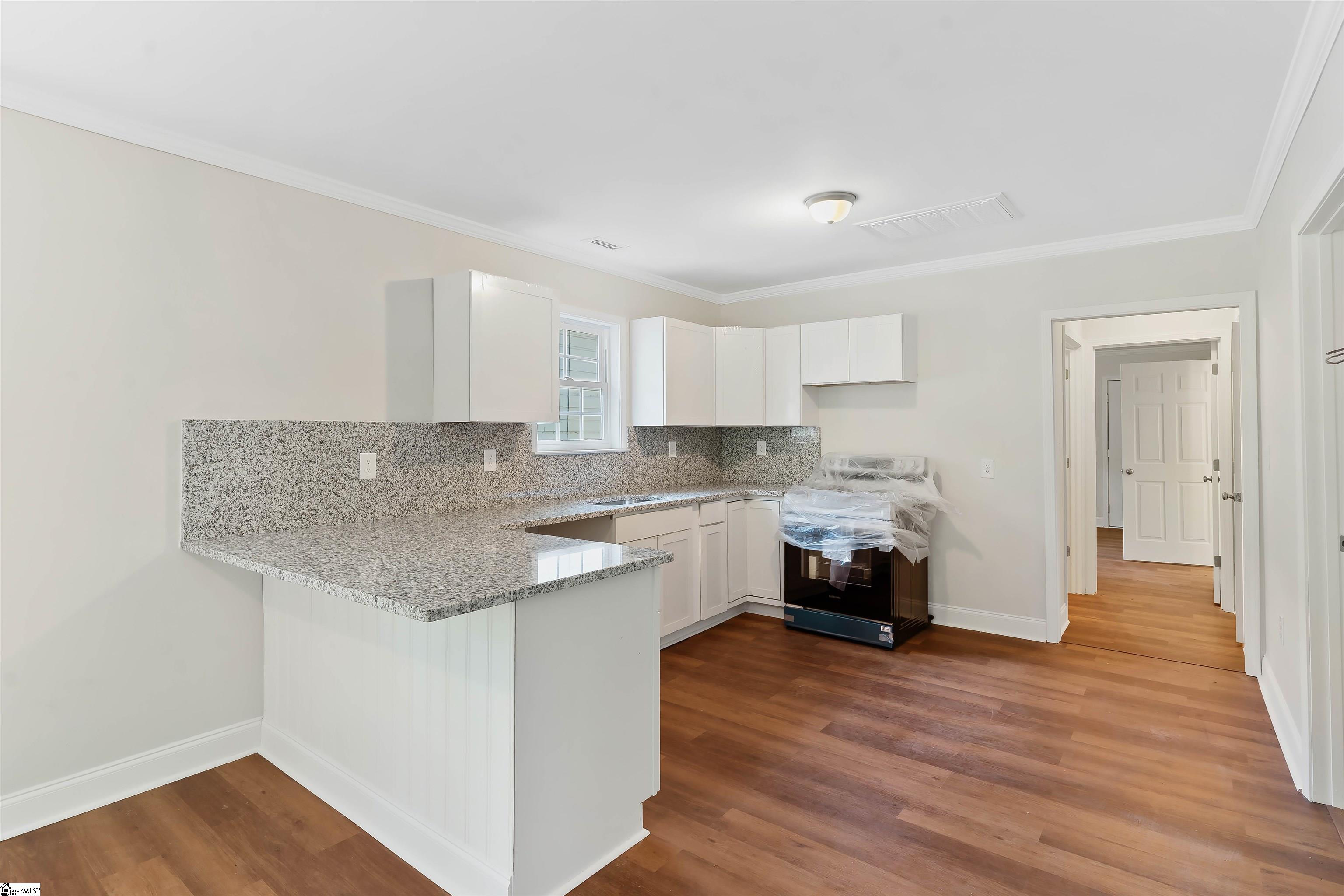 128 Owens Street Property Photo 5